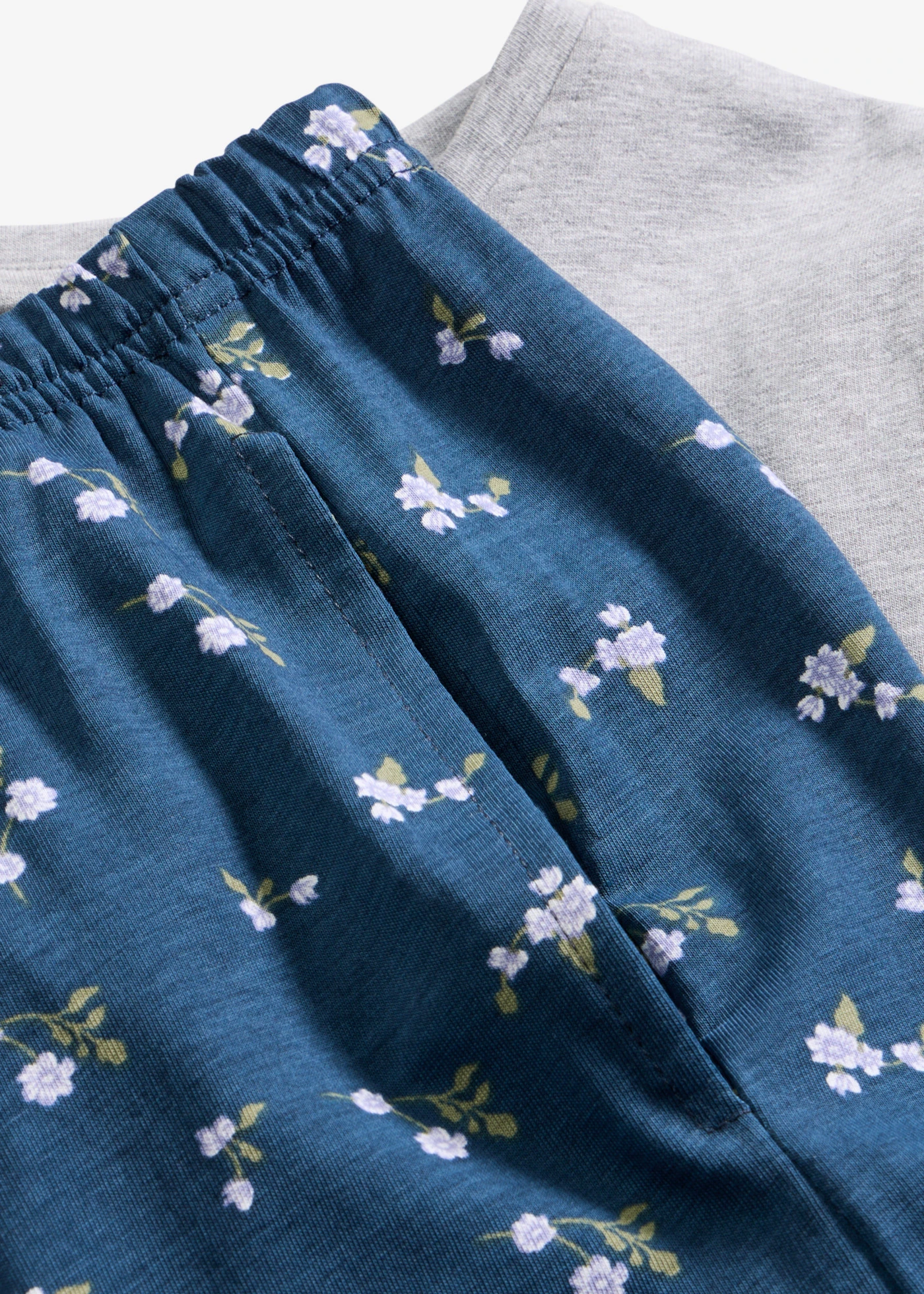 Pyjama avec T-shirt manches courtes slim • gris clair chiné-indigo floral • Boutique bonprix