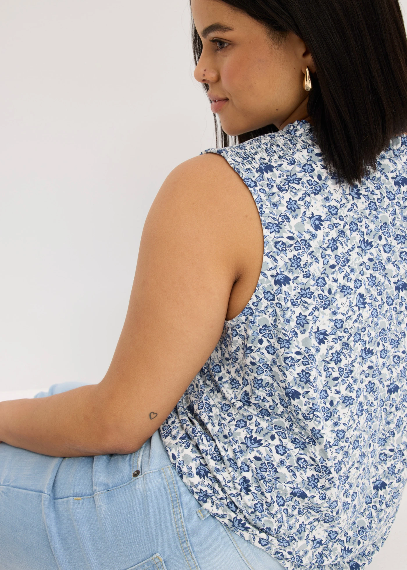 Top en jersey viscose • bleu floral plus size • Boutique bonprix
