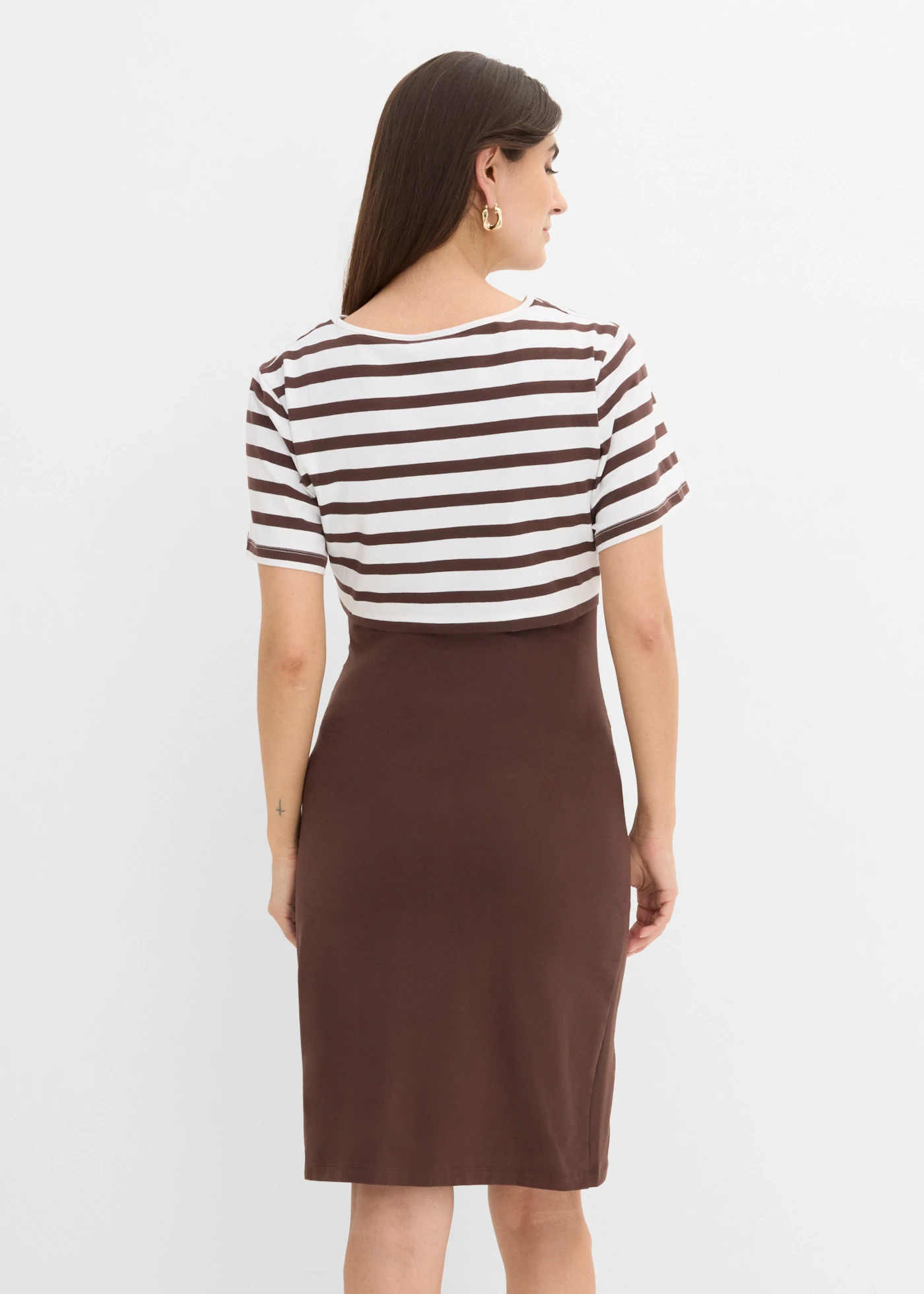 Robe de grossesse et d’allaitement avec T-shirt (ens. 2 pces) • marron foncé-blanc rayé • Boutique bonprix