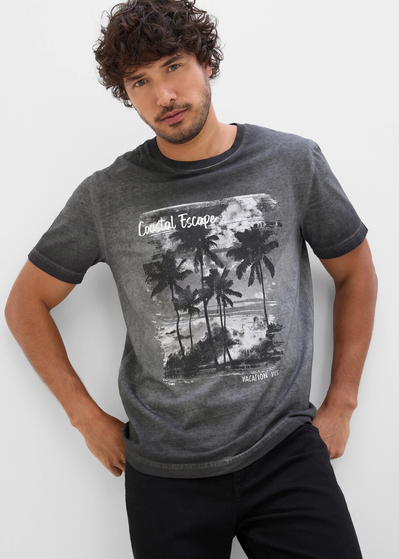 T-shirt in washed out look van biologisch katoen • leisteengrijs met print • bonprix online shop