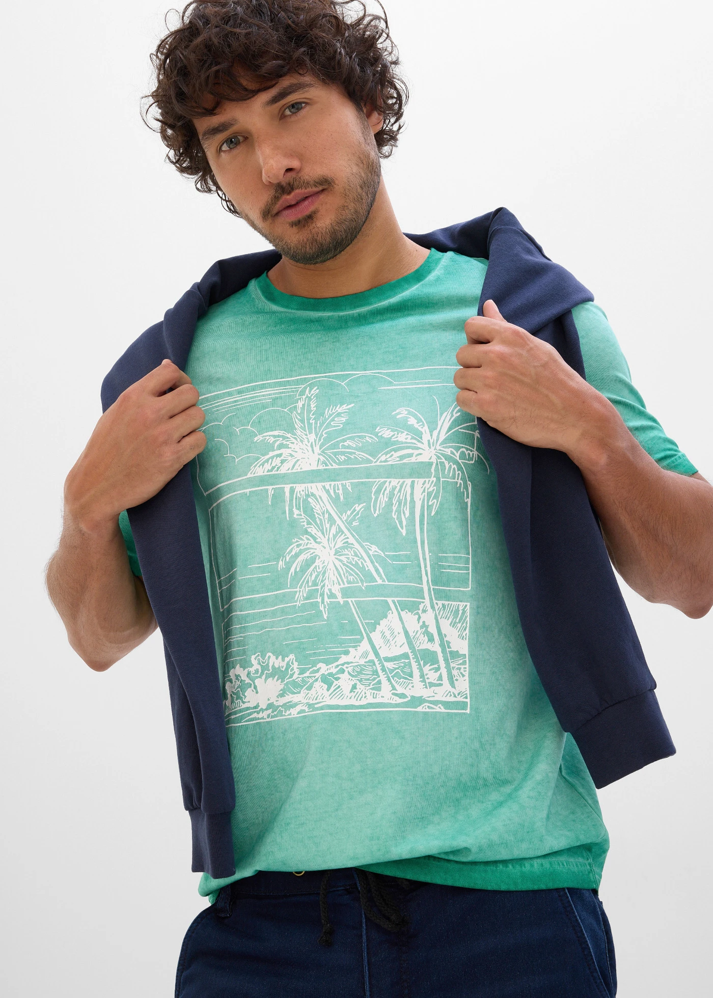 Tricou cu aspect prespălat din bumbac organic • verde oceanic cu imprimeu • magazin bonprix