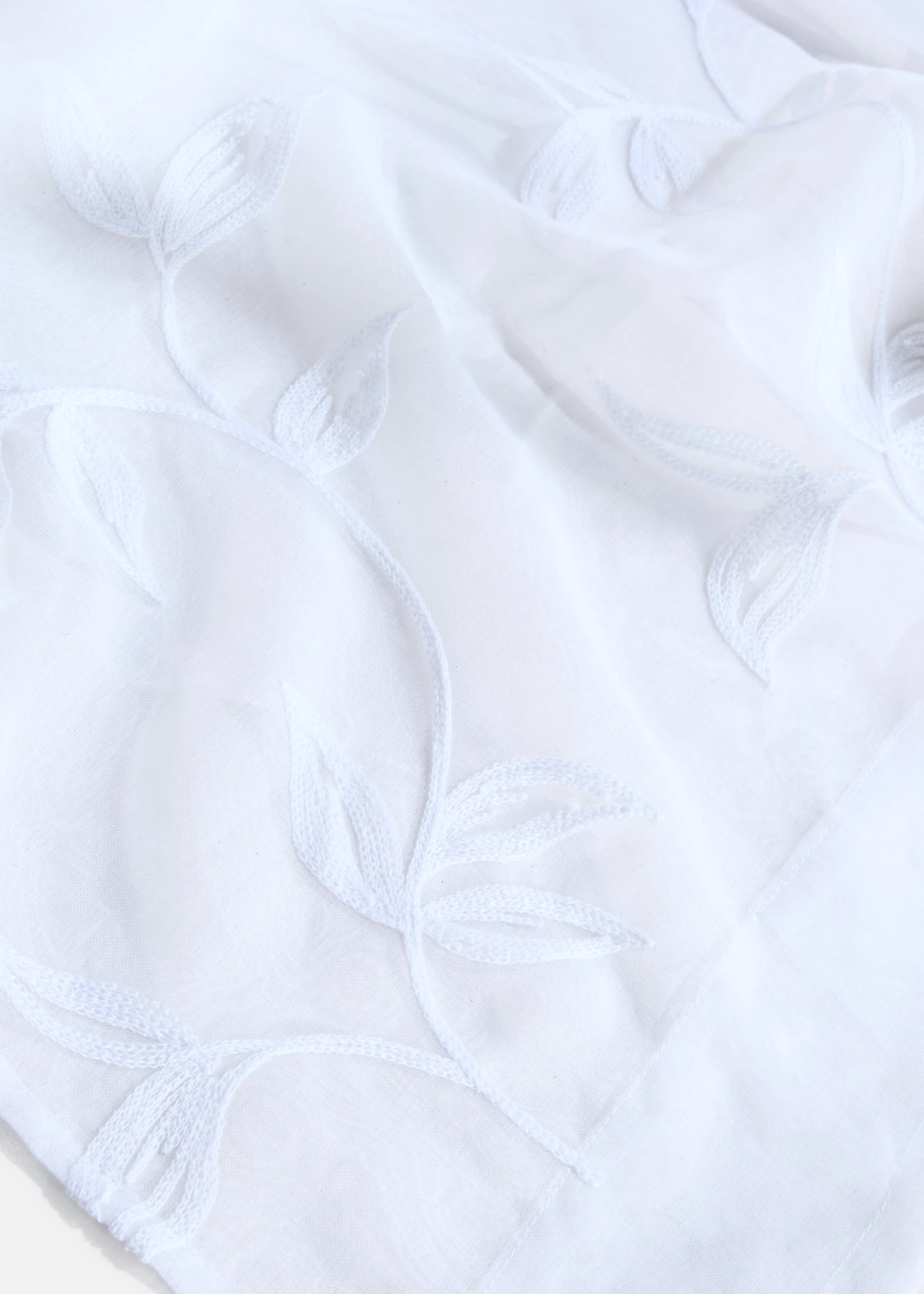 Perdea cu broderie (1buc.) • alb • magazin bonprix