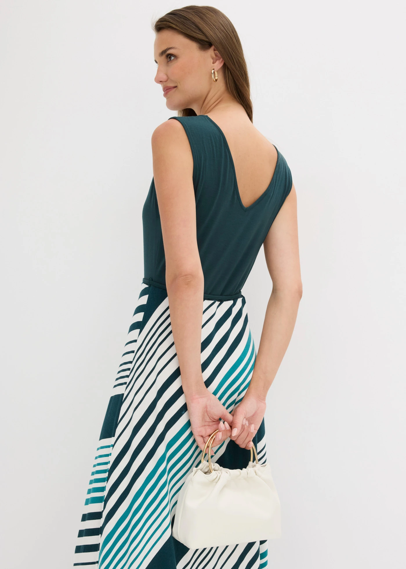 Rochie maxi din amestec moale cu viscoză • verde profund dungat • magazin bonprix