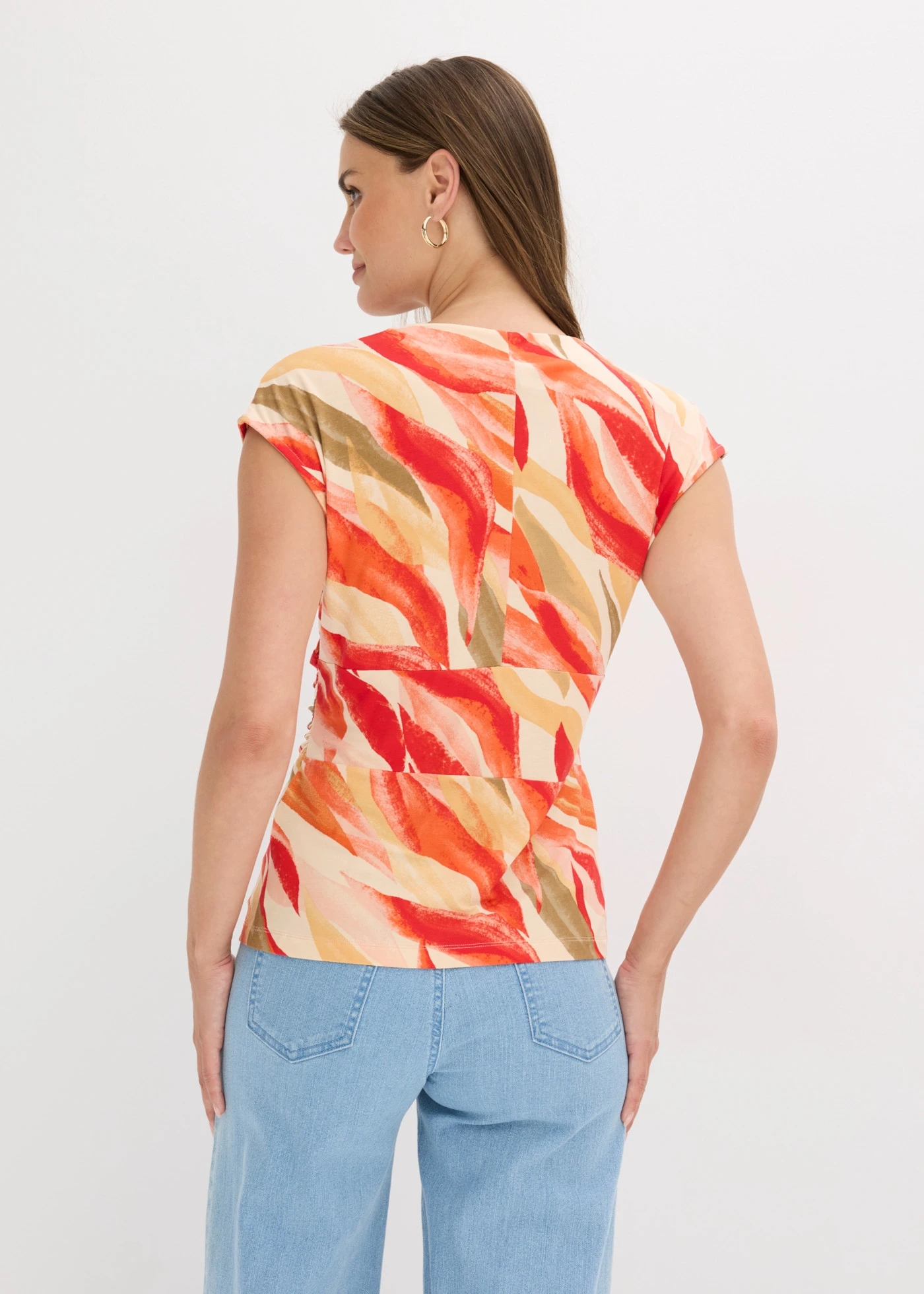 T-shirt drapé en viscose extensible douce • crème-corail imprimé • Boutique bonprix
