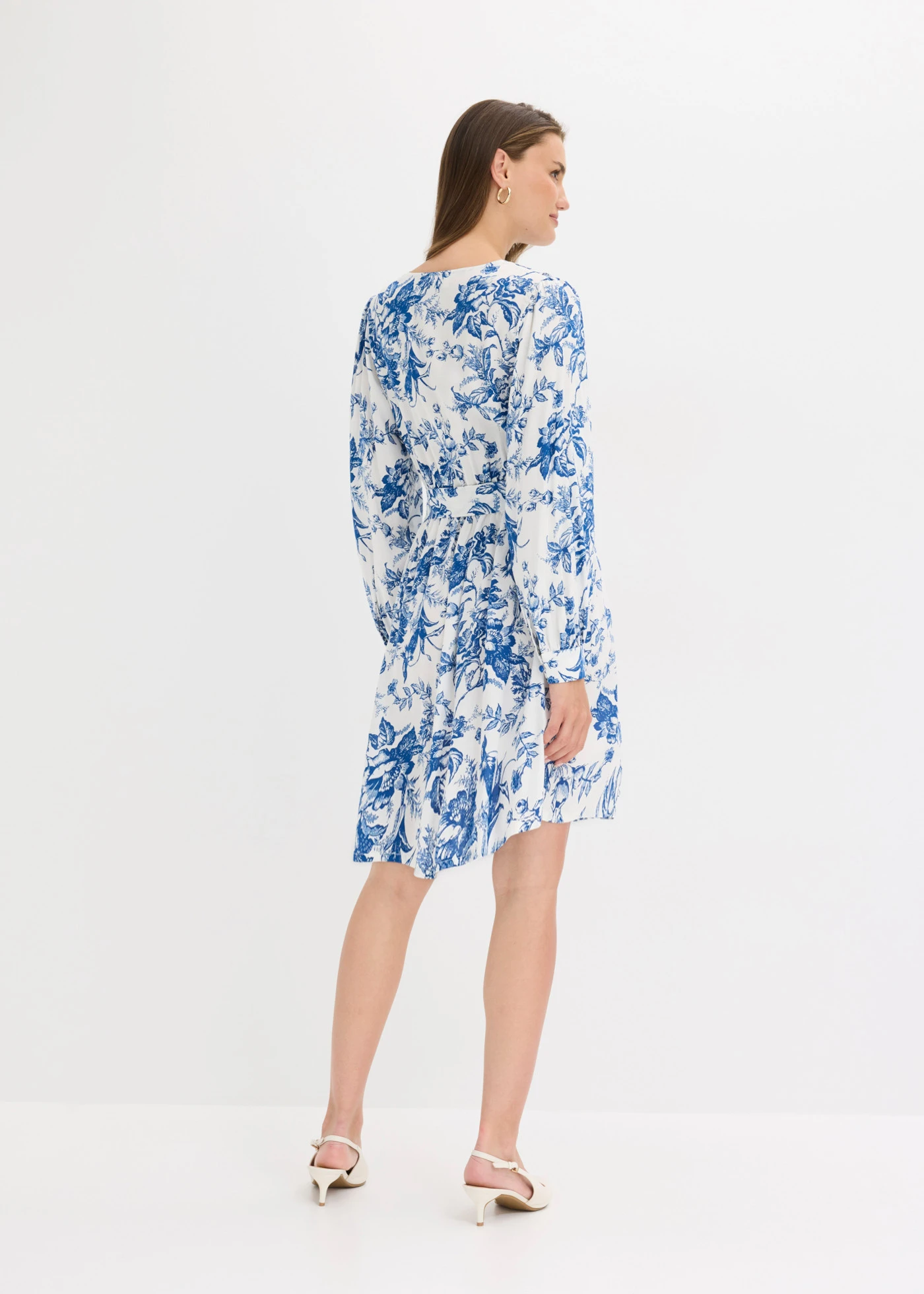 Jurk van soepele viscose • wit-blauw gebloemd • bonprix online shop