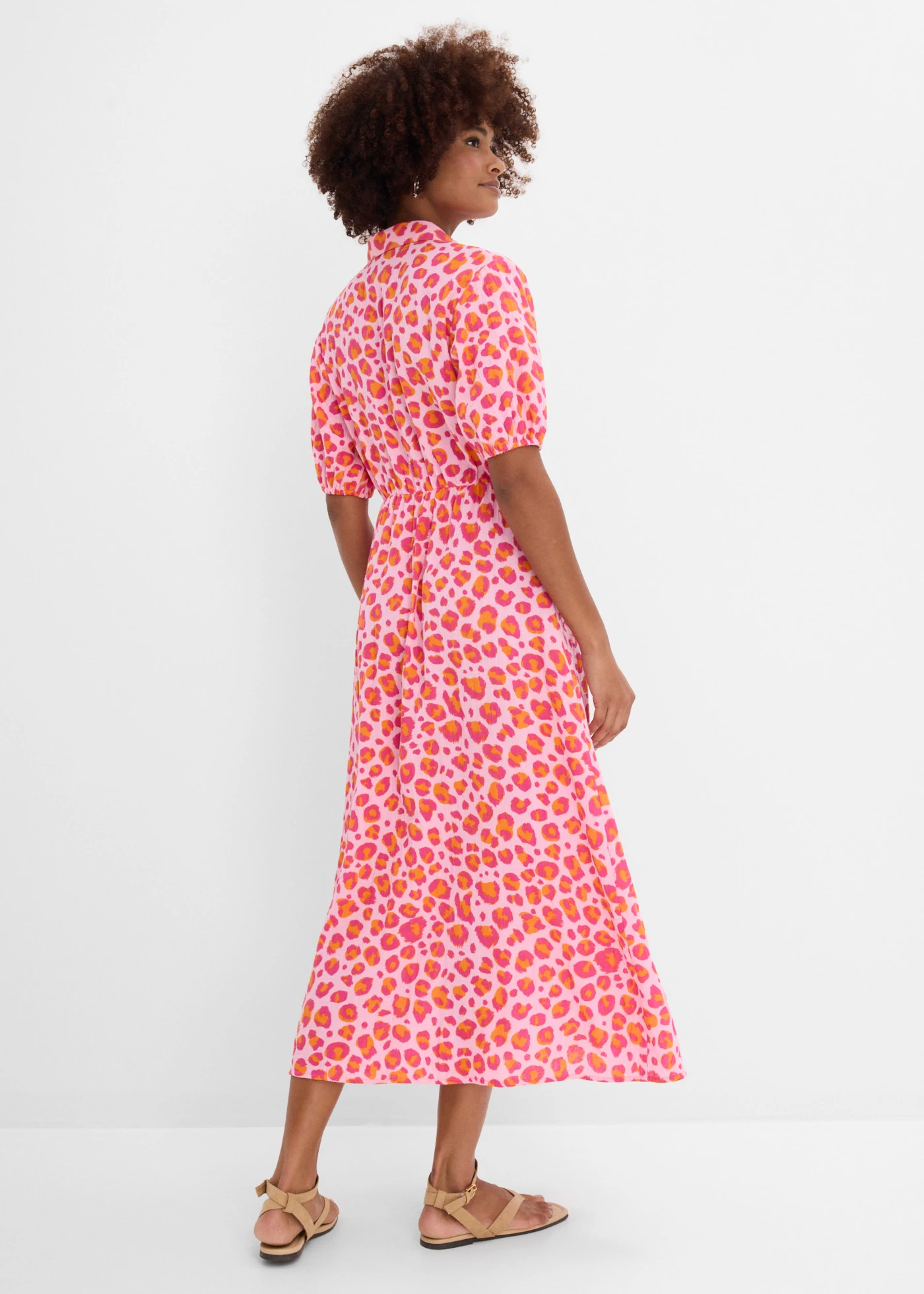 Robe-chemise légère en gaze de coton • rose-fuchsia léopard • Boutique bonprix