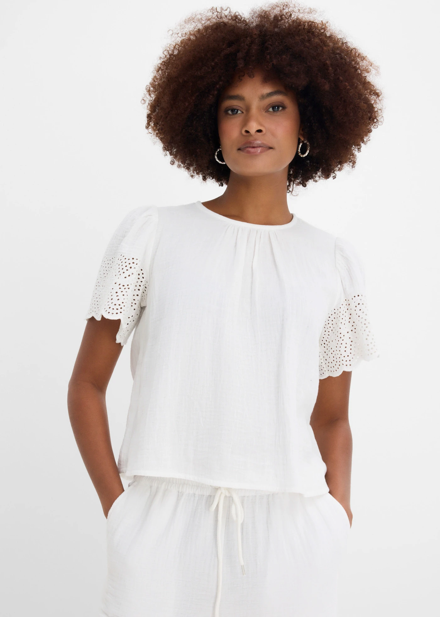 Blouse met korte mouwen van luchtige mousseline • wit • bonprix online shop