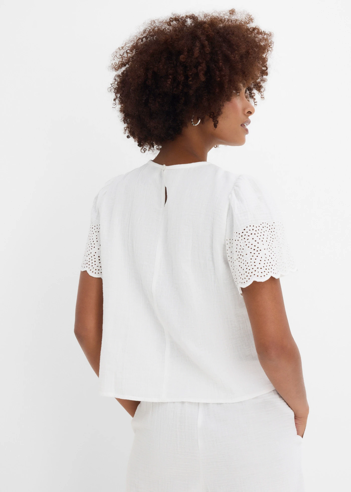 Blouse met korte mouwen van luchtige mousseline • wit • bonprix online shop