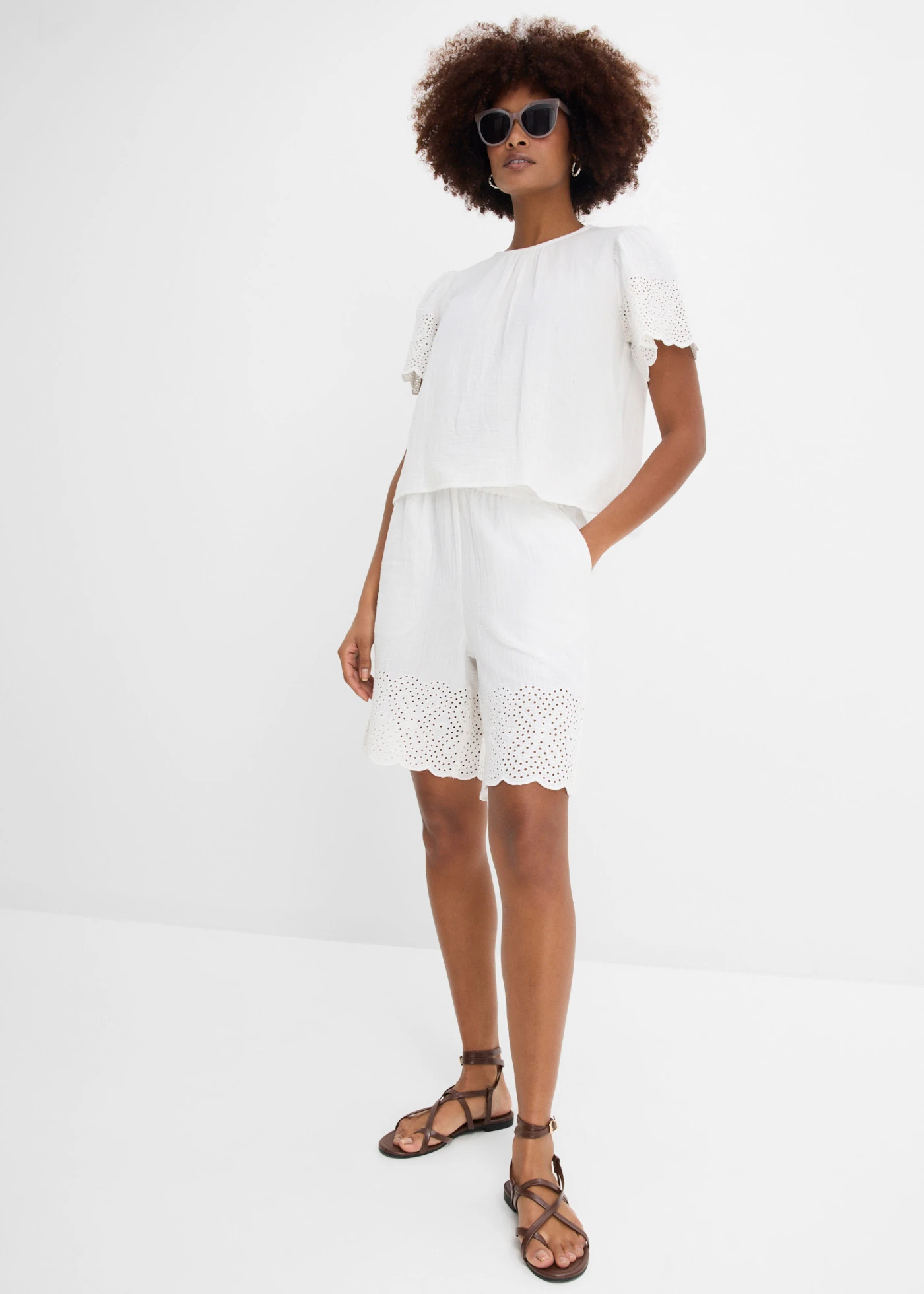 Blouse met korte mouwen van luchtige mousseline • wit • bonprix online shop