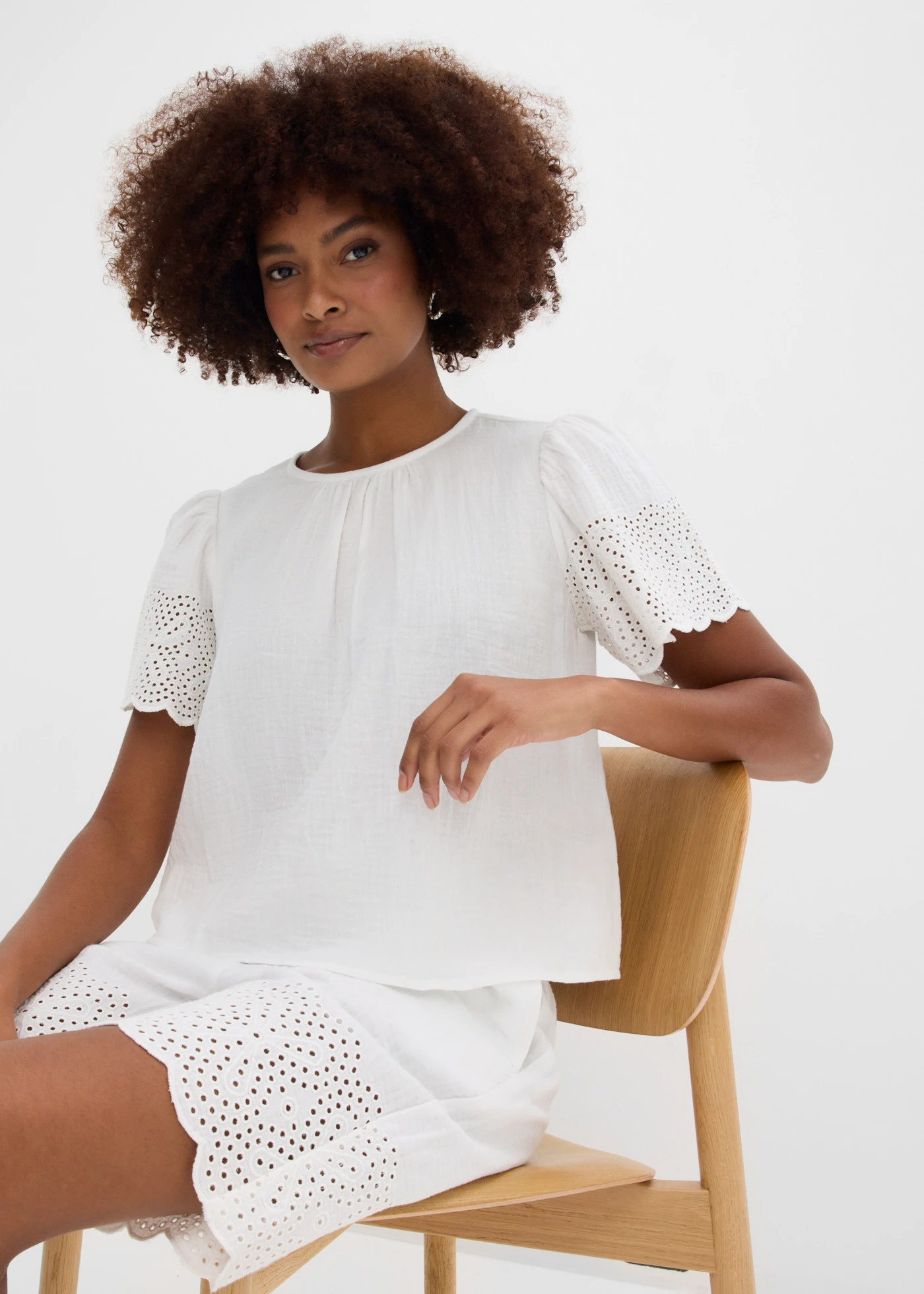 Blouse manches courtes légère en gaze de coton • blanc • Boutique bonprix