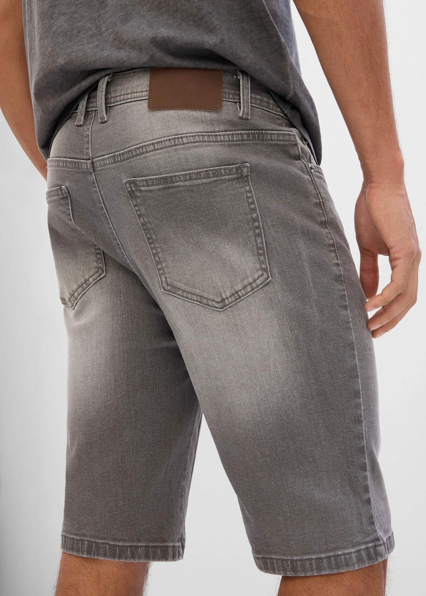 Bermude stretch de blugi cu turul întărit, Regular Fit • gri denim • magazin bonprix