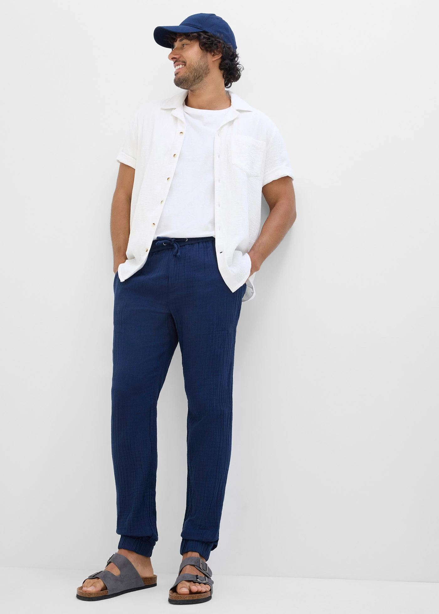 Regular Fit belebújós muszlin nadrág tiszta pamutból, Tapered • tintakék • bonprix áruház