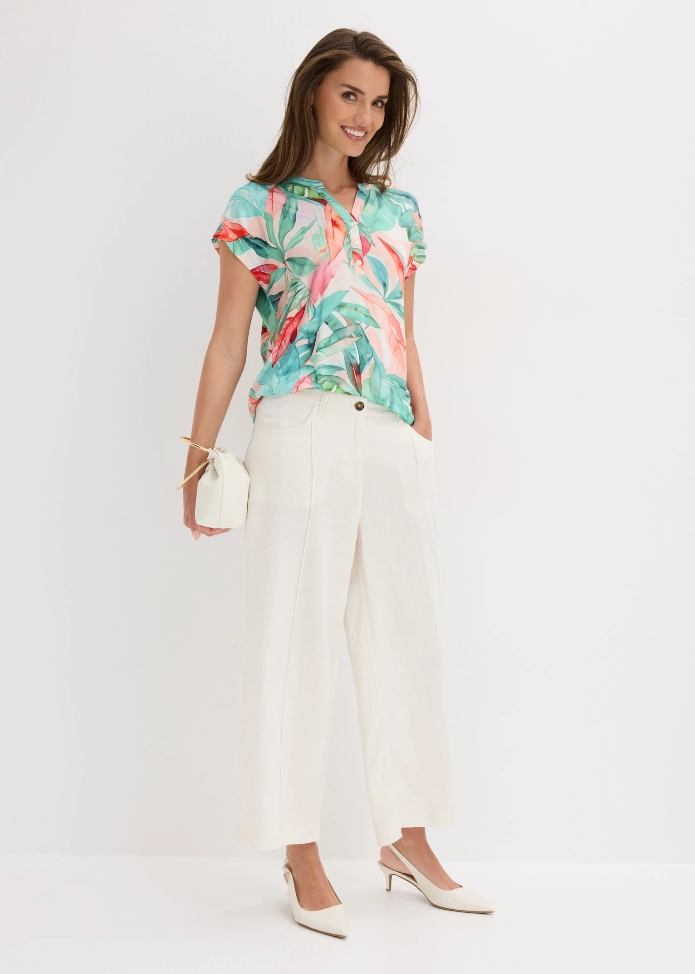 Shirt in een zachte viscosemix • groen-rood gebloemd • bonprix online shop