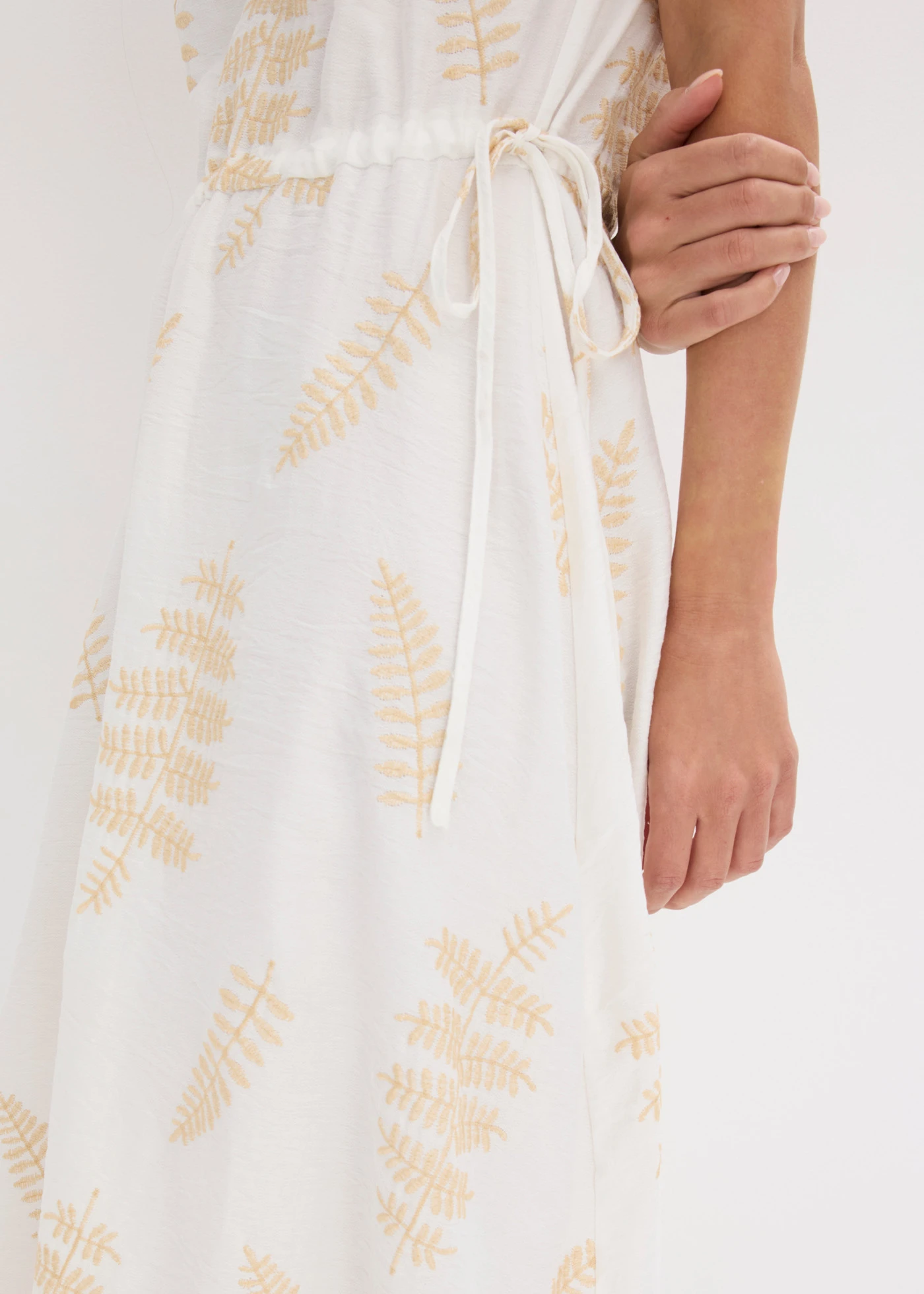 Robe midi brodée • écru-beige floral • Boutique bonprix