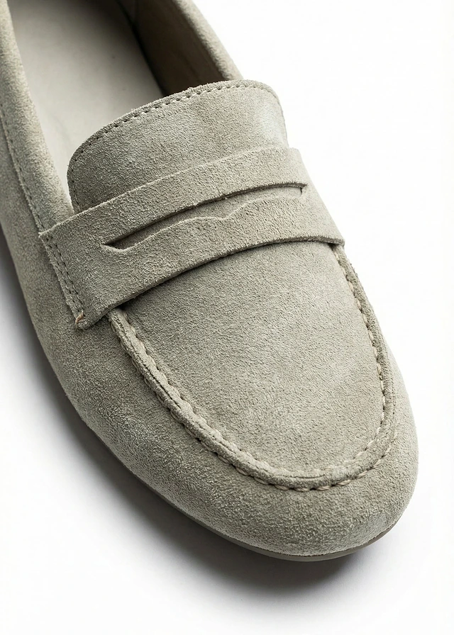 Loafers van suède • lichtsand • product-page.page-title-suffix