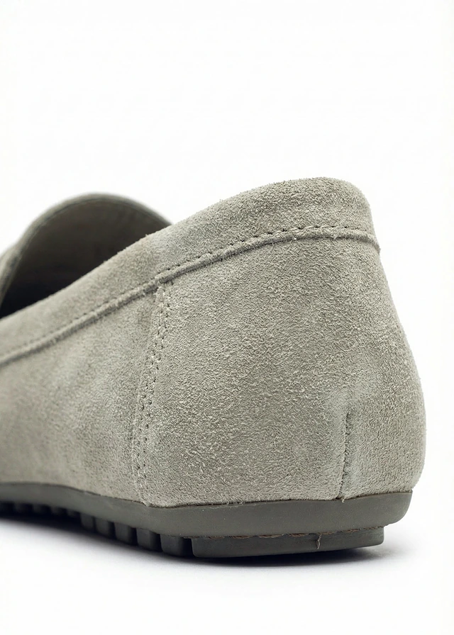 Loafers van suède • lichtsand • product-page.page-title-suffix