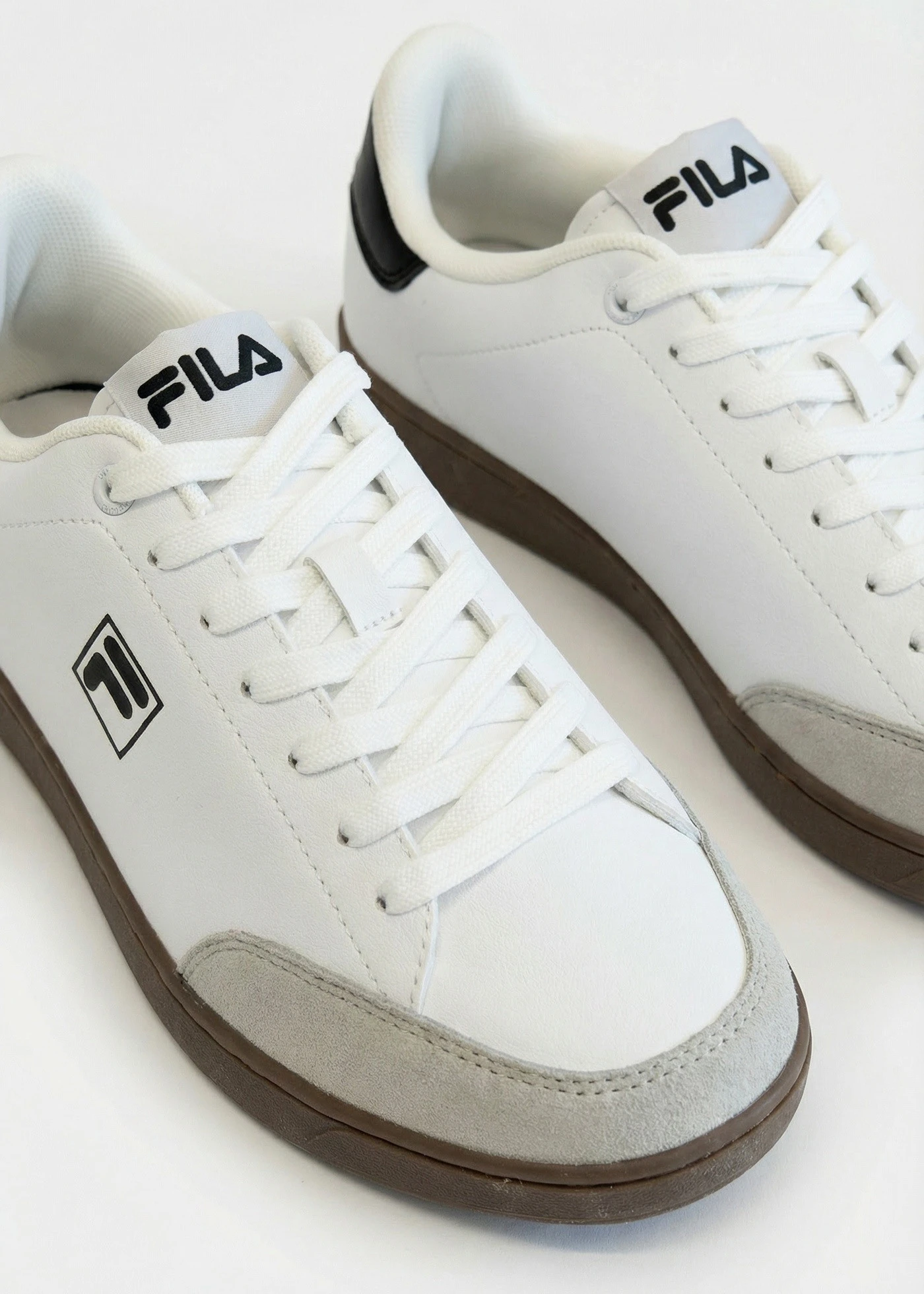 Sneakersy Fila • biało-czarny • sklep bonprix