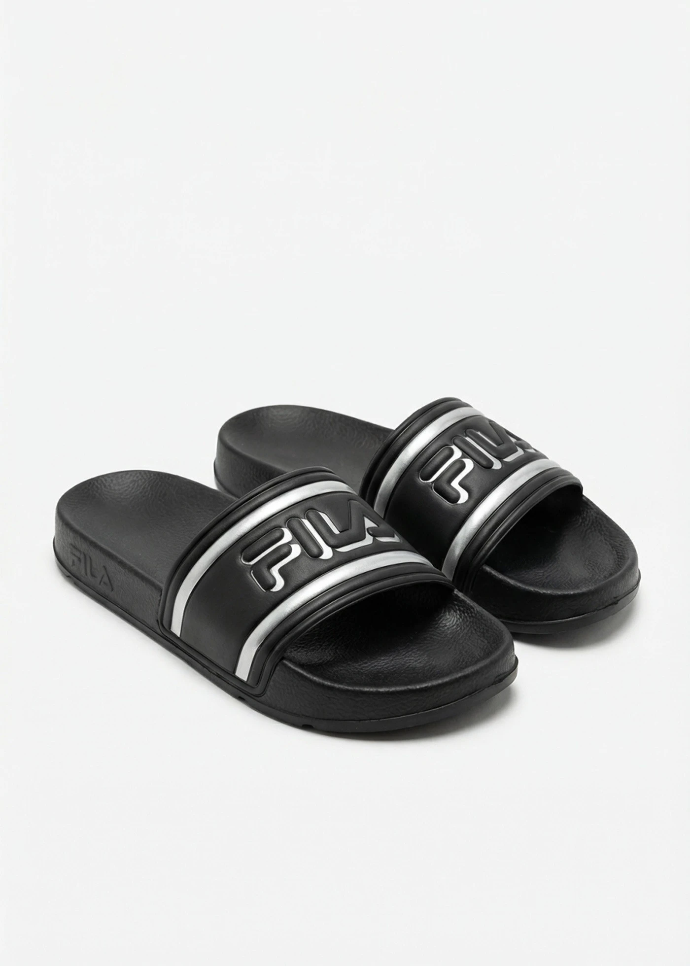 Fila-slippers met metallic details • zwart/zilverkleur • bonprix online shop