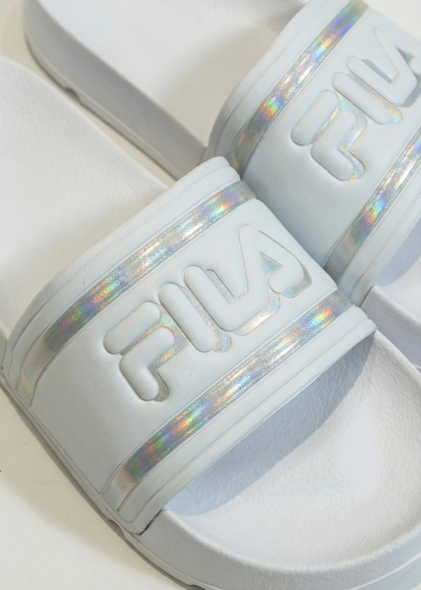 Fila-slippers met metallic details • wit-metallic zilver • bonprix online shop