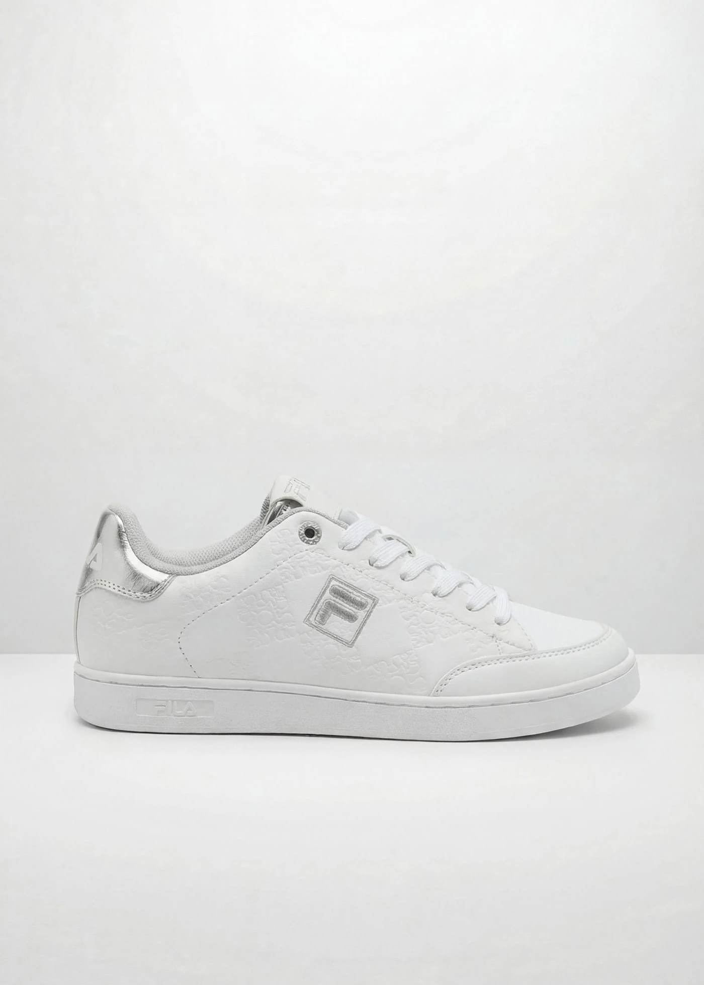 Wygodne sneakersy z wyściełaną wkładką marki Fila • biało-srebrny • sklep bonprix