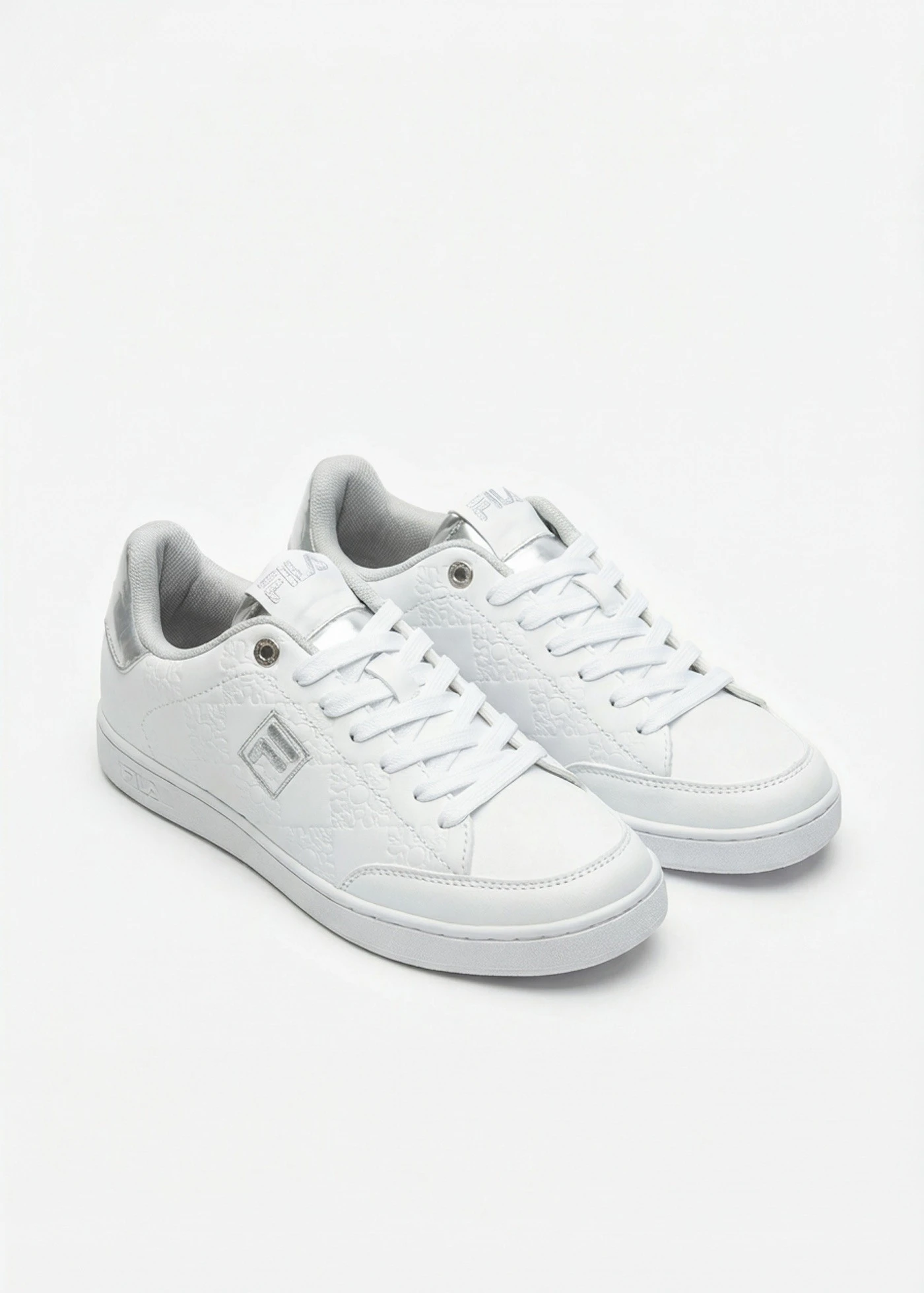 Comfortabele Fila sneakers met gewatteerde binnenzool • wit-zilverkleur • bonprix online shop