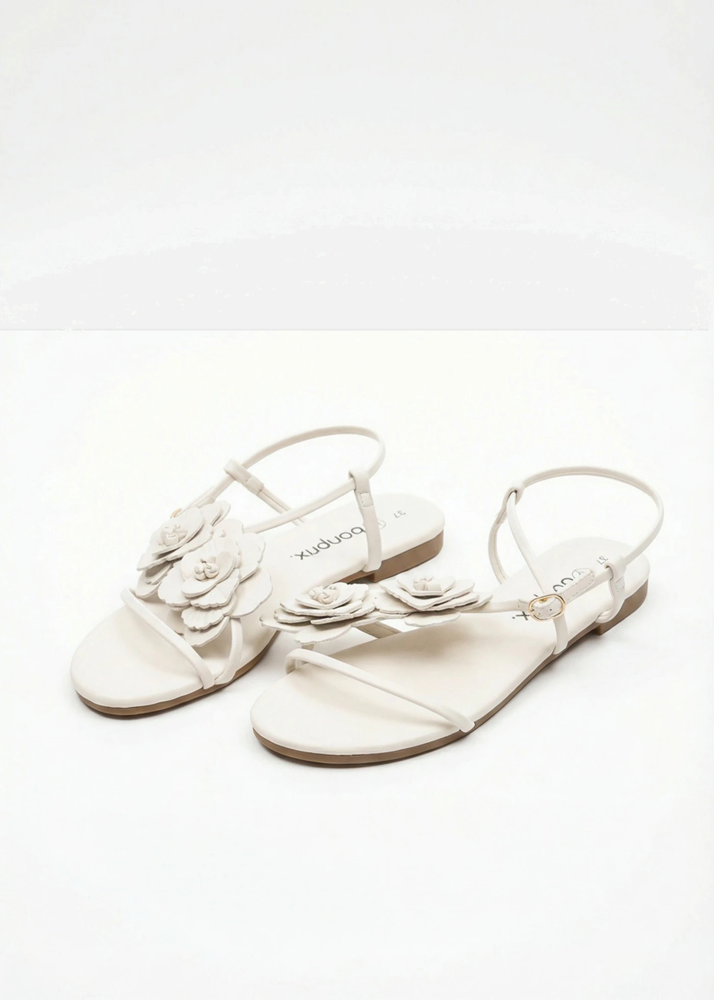 Sandalen met riempjes en bloemen • parelwit • bonprix online shop