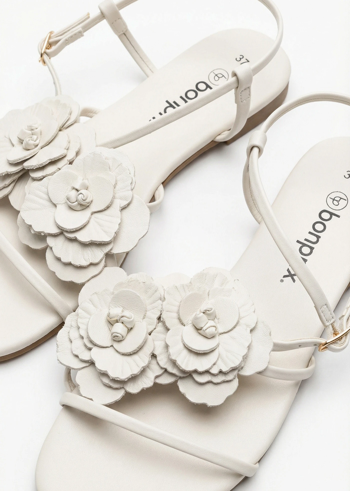 Sandalen met riempjes en bloemen • parelwit • bonprix online shop