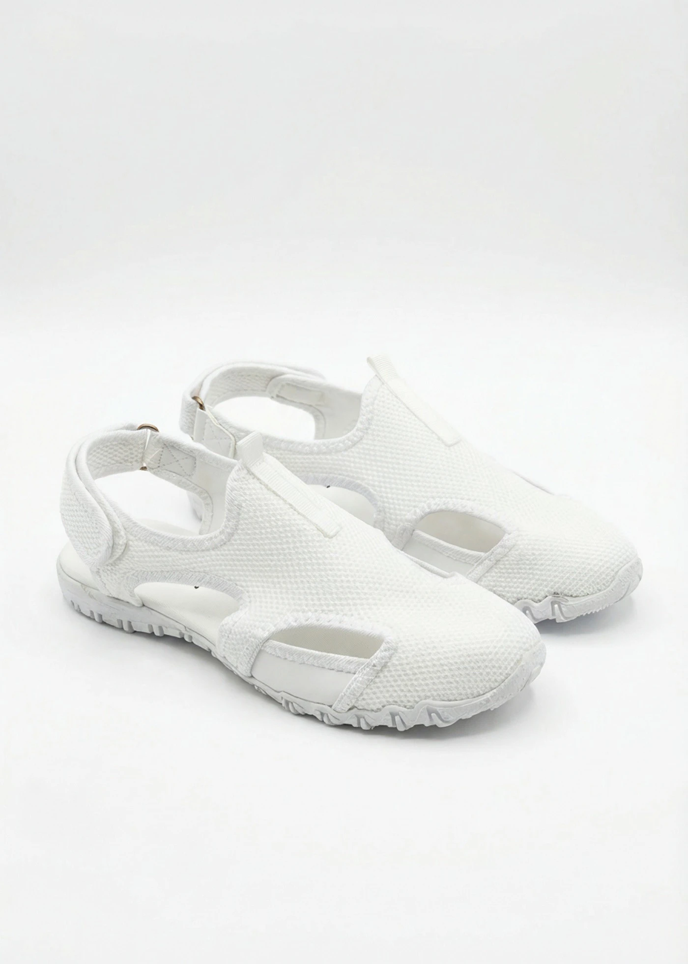 Trekking sandalen met geprofileerde loopzool • wit • bonprix online shop