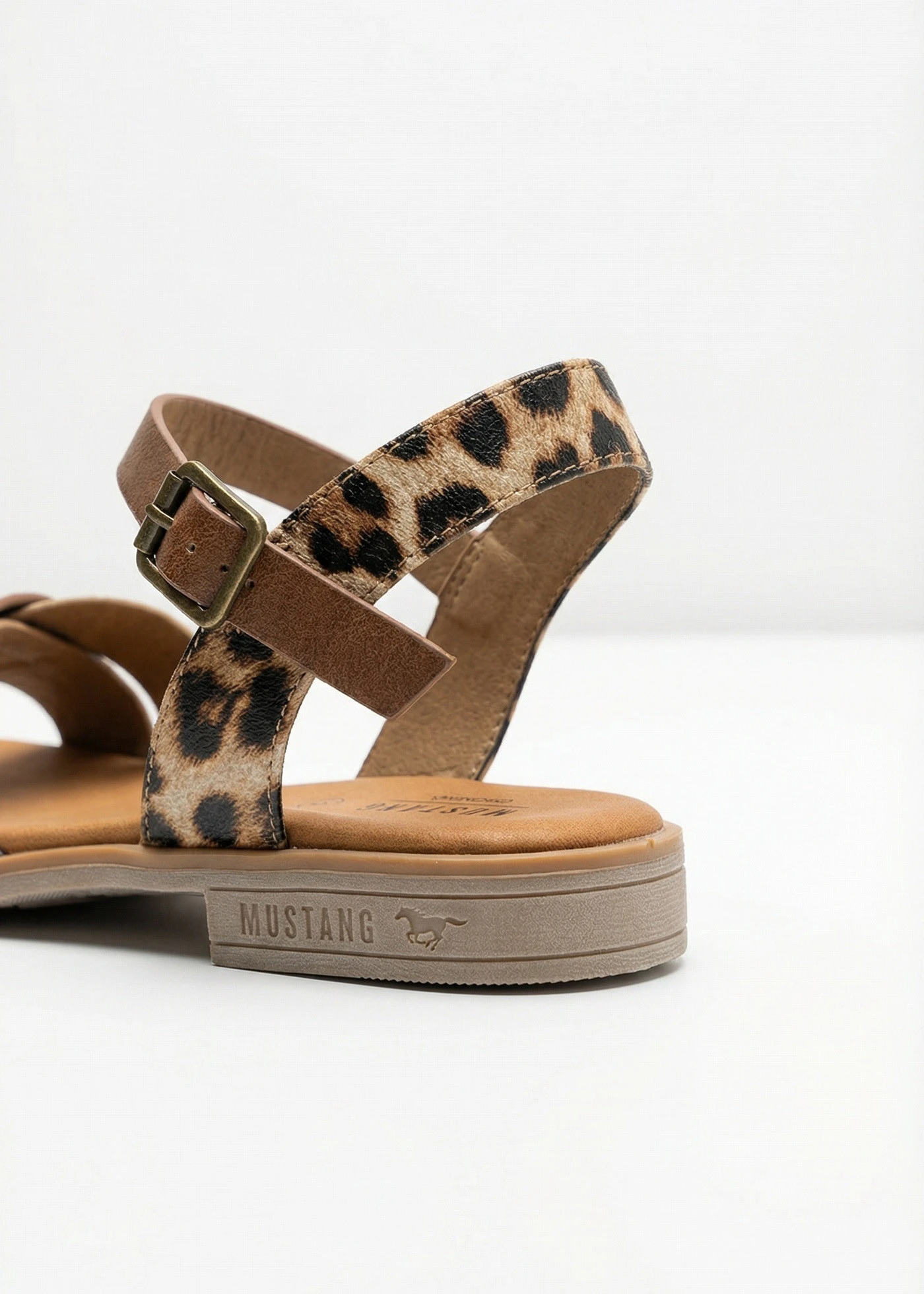 Sandale Mustang • imprimeu leo maro • magazin bonprix