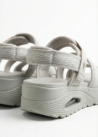 Skechers szandál Memory Foam talpbetéttel • krémfehér • bonprix áruház
