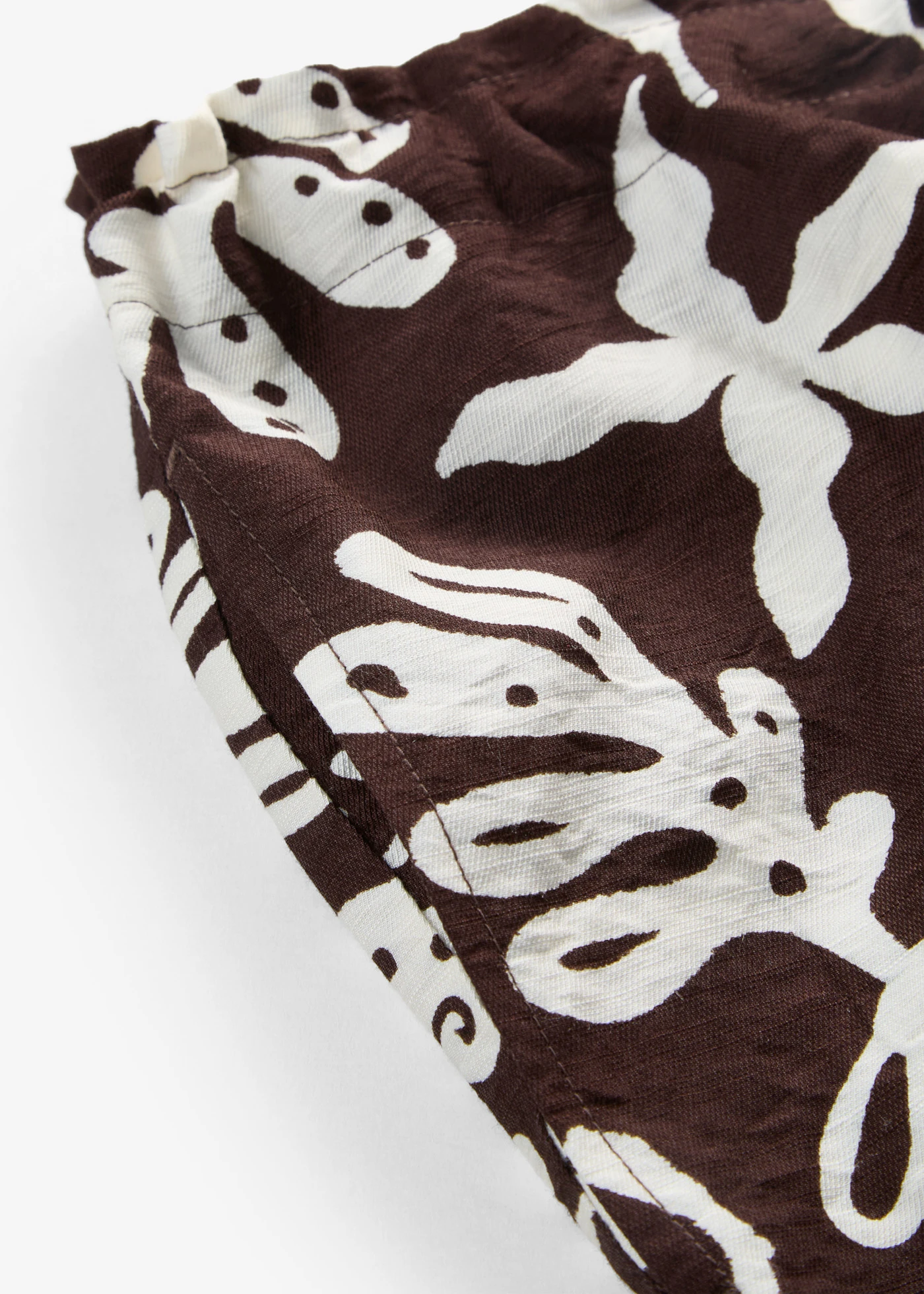 Bermuda en viscose fluide • marron foncé-écru imprimé • product-page.page-title-suffix