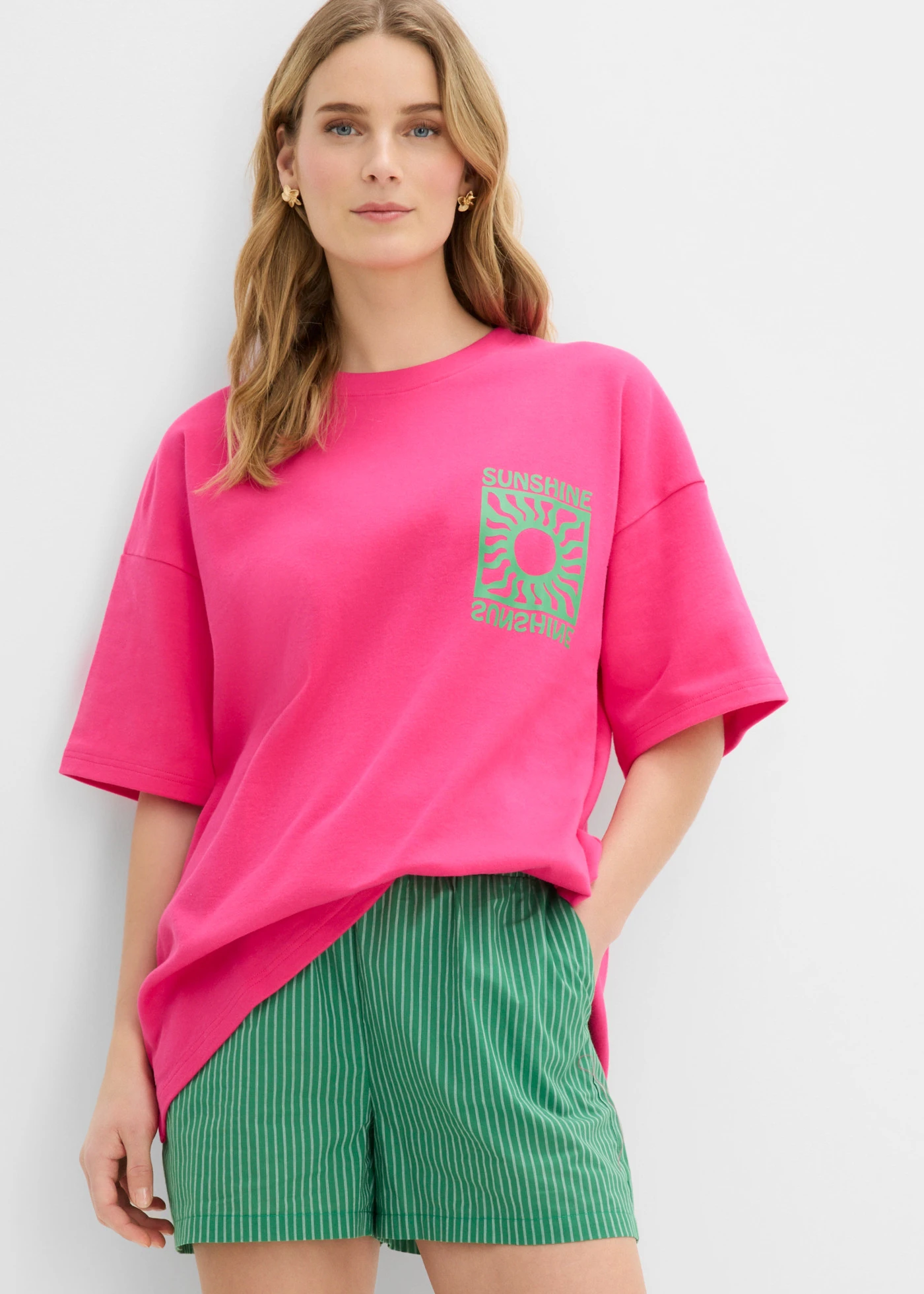 Oversized shirt van puur biologisch katoen • pinklady-opaalgroen met print • product-page.page-title-suffix