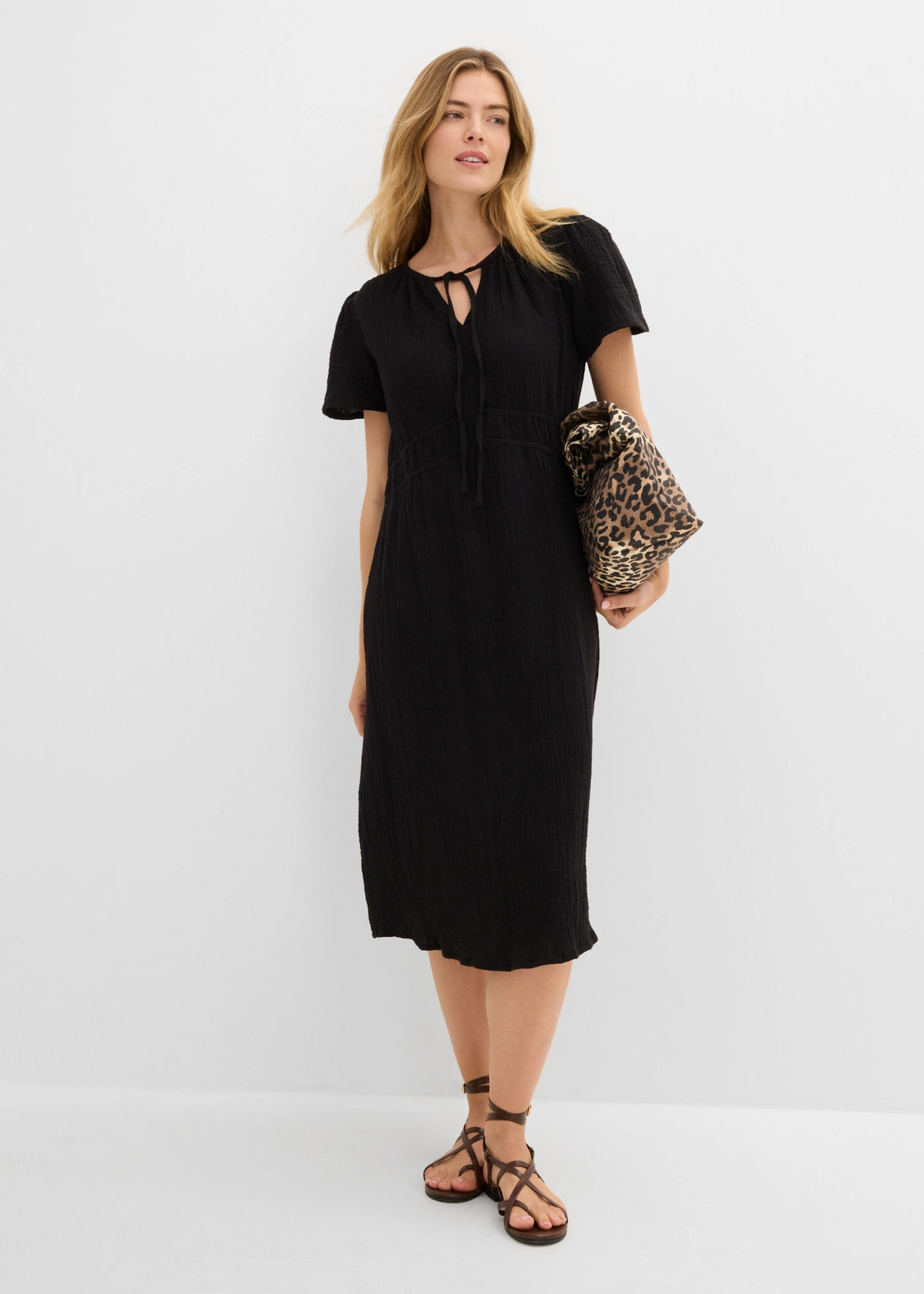 Robe-tunique en gaze de coton • noir • Boutique bonprix