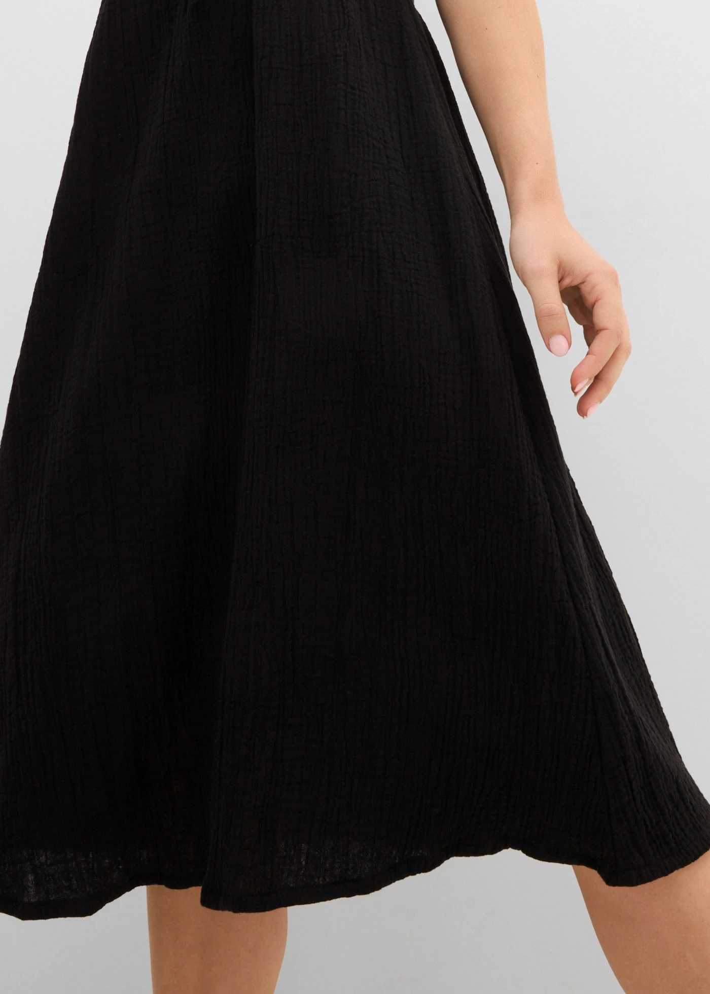 Robe-tunique en gaze de coton • noir • Boutique bonprix