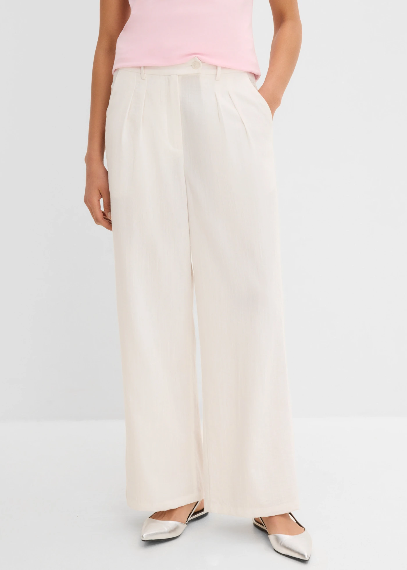 Pantalon avec bouton décoratif • écru • Boutique bonprix