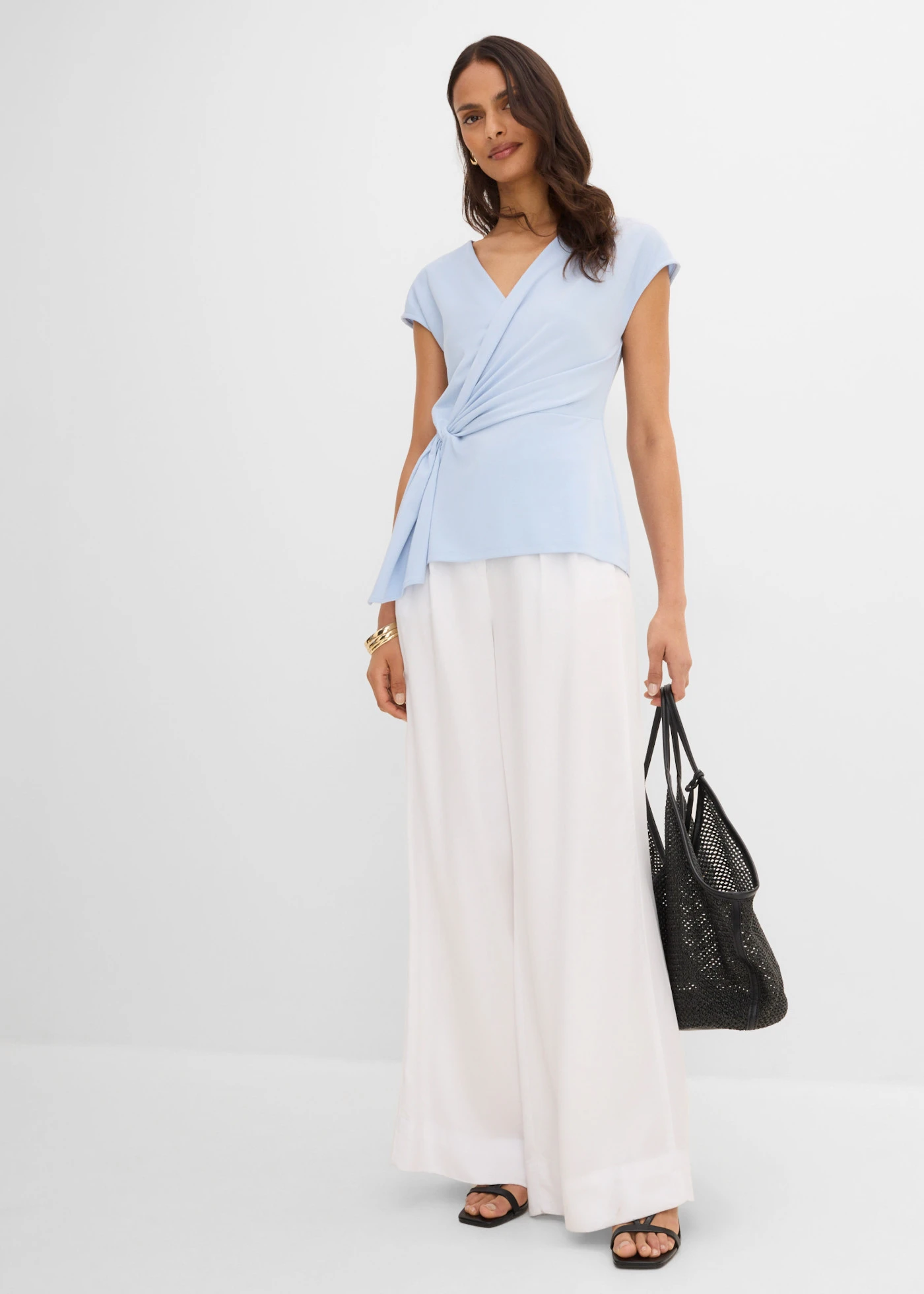 Top din material Punto di Roma • albastru pudrat • magazin bonprix