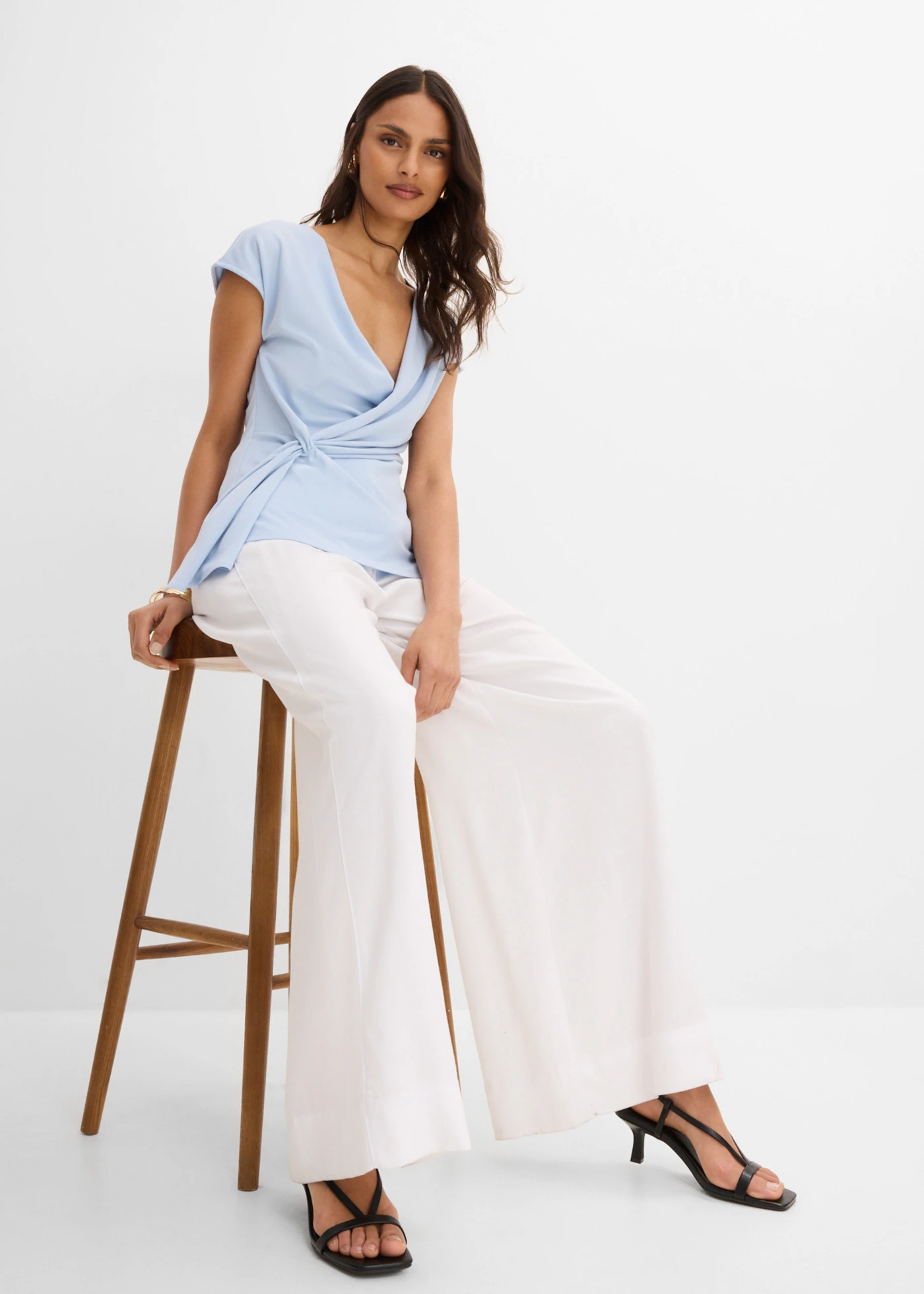 Top din material Punto di Roma • albastru pudrat • magazin bonprix