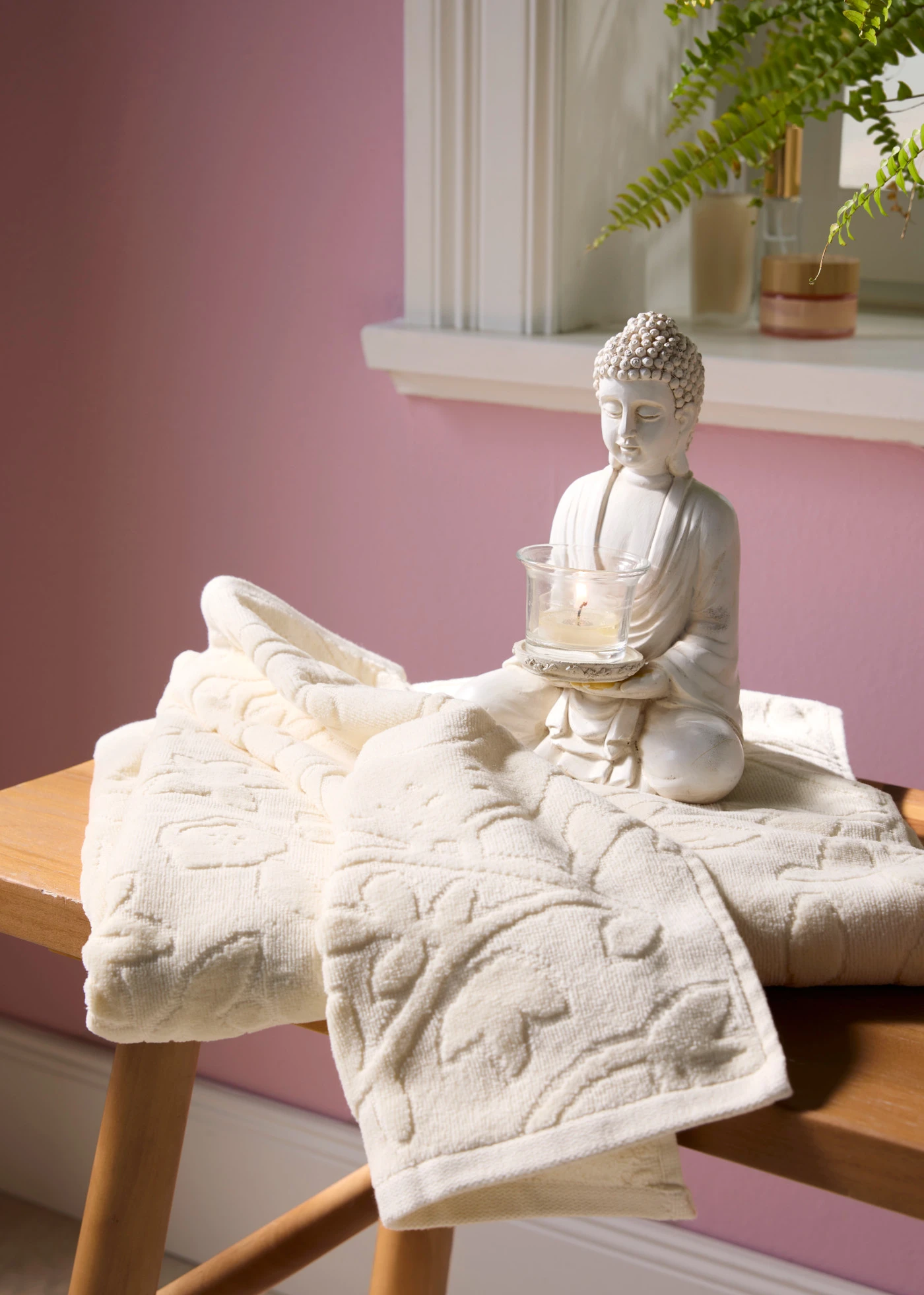 Boeddha met theelichthouder • wit • bonprix online shop