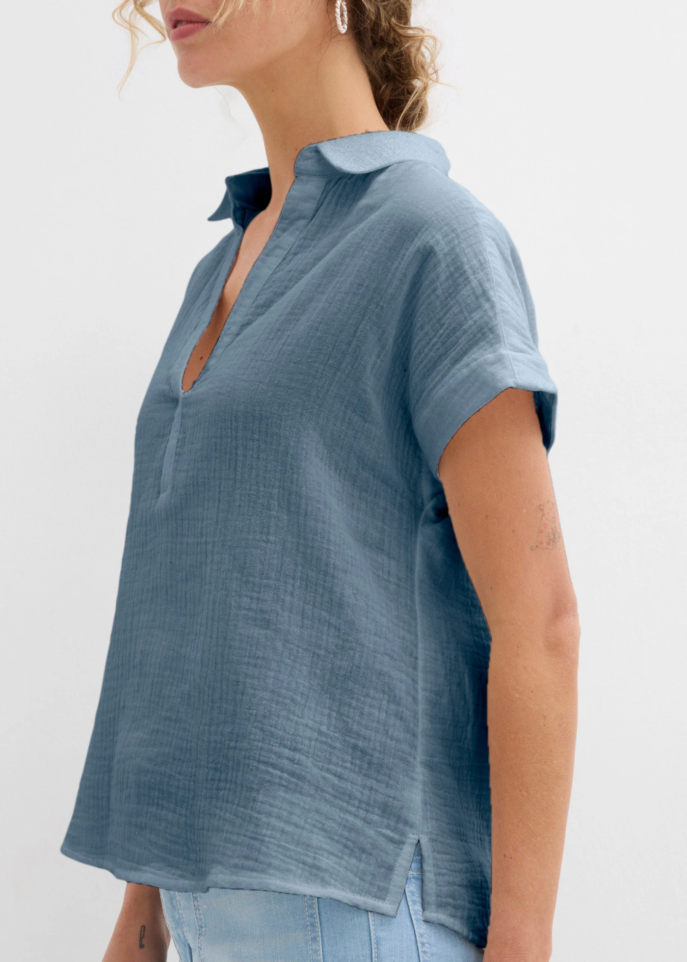 Blouse manches courtes en gaze de coton légère • bleu fumé • Boutique bonprix