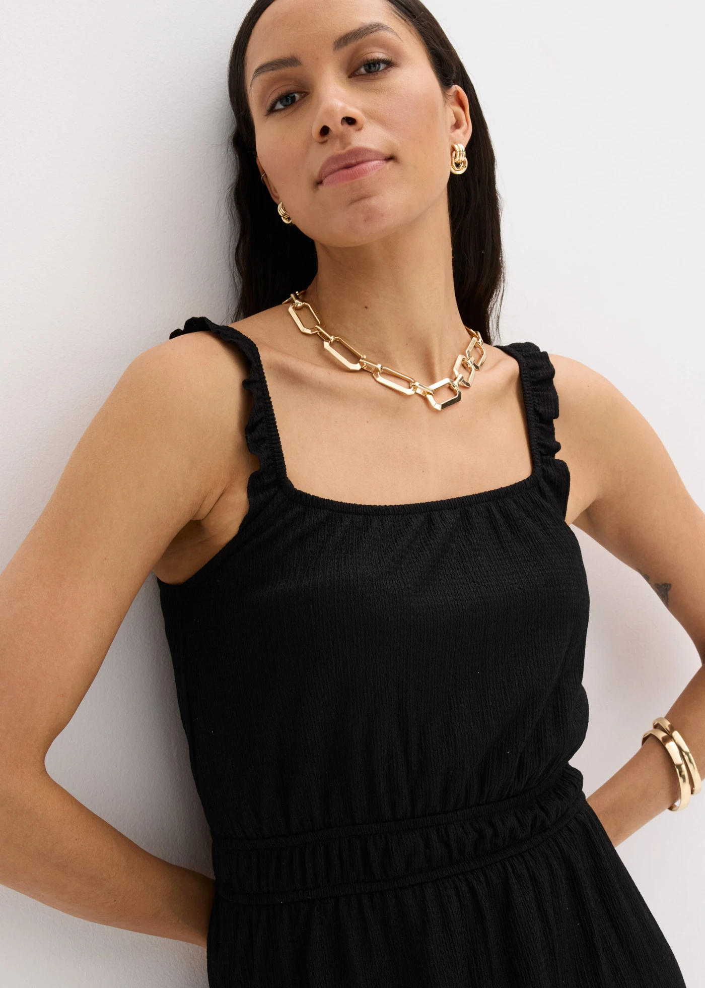 Robe longue en jersey texturé • noir • Boutique bonprix