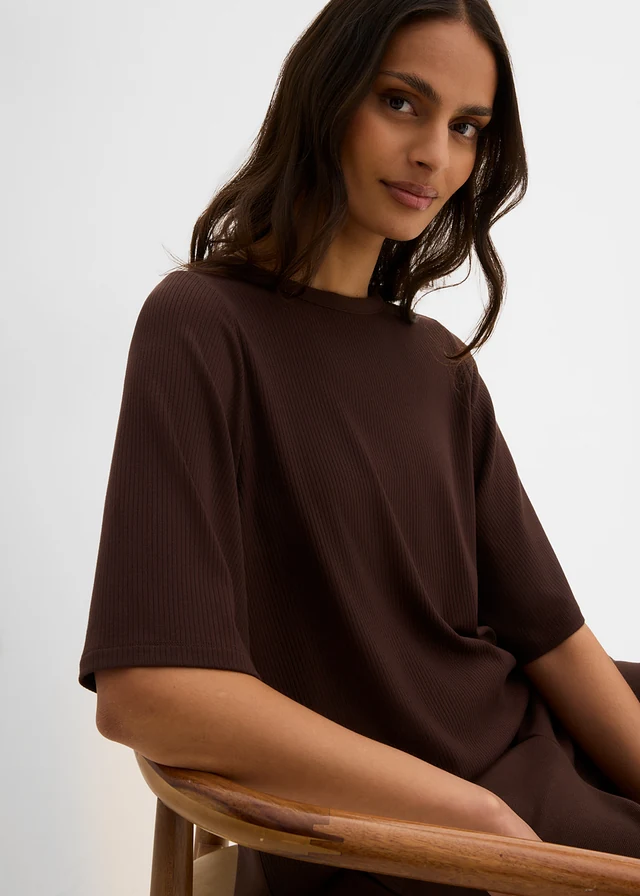 Geribd shirt in een viscosemix • donkerbruin • product-page.page-title-suffix