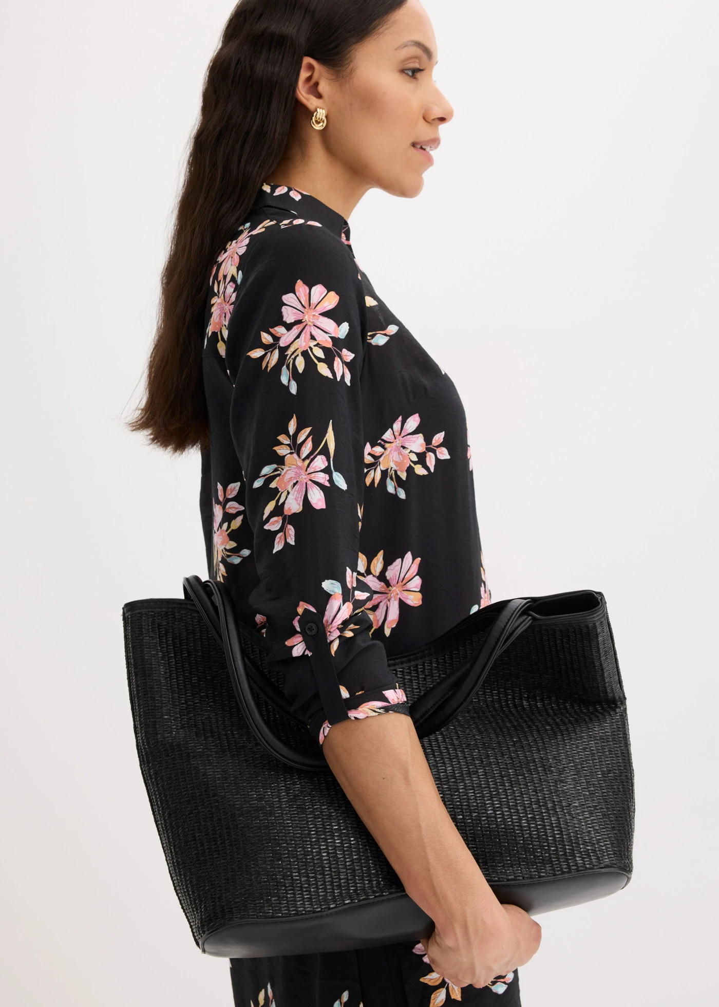 Lange blouse van soepele viscose • zwart gebloemd • product-page.page-title-suffix
