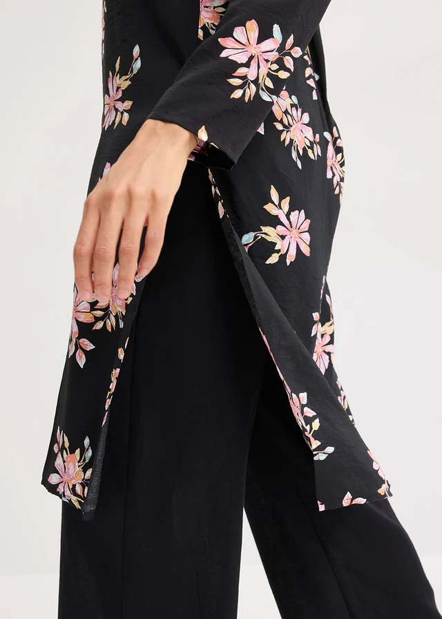 Lange blouse van soepele viscose • zwart gebloemd • product-page.page-title-suffix