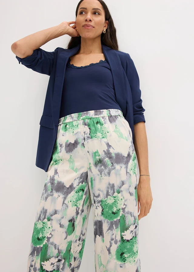 Pantaloni largi cu aspect de satin • verde-nestemată cu imprimeu • magazin bonprix