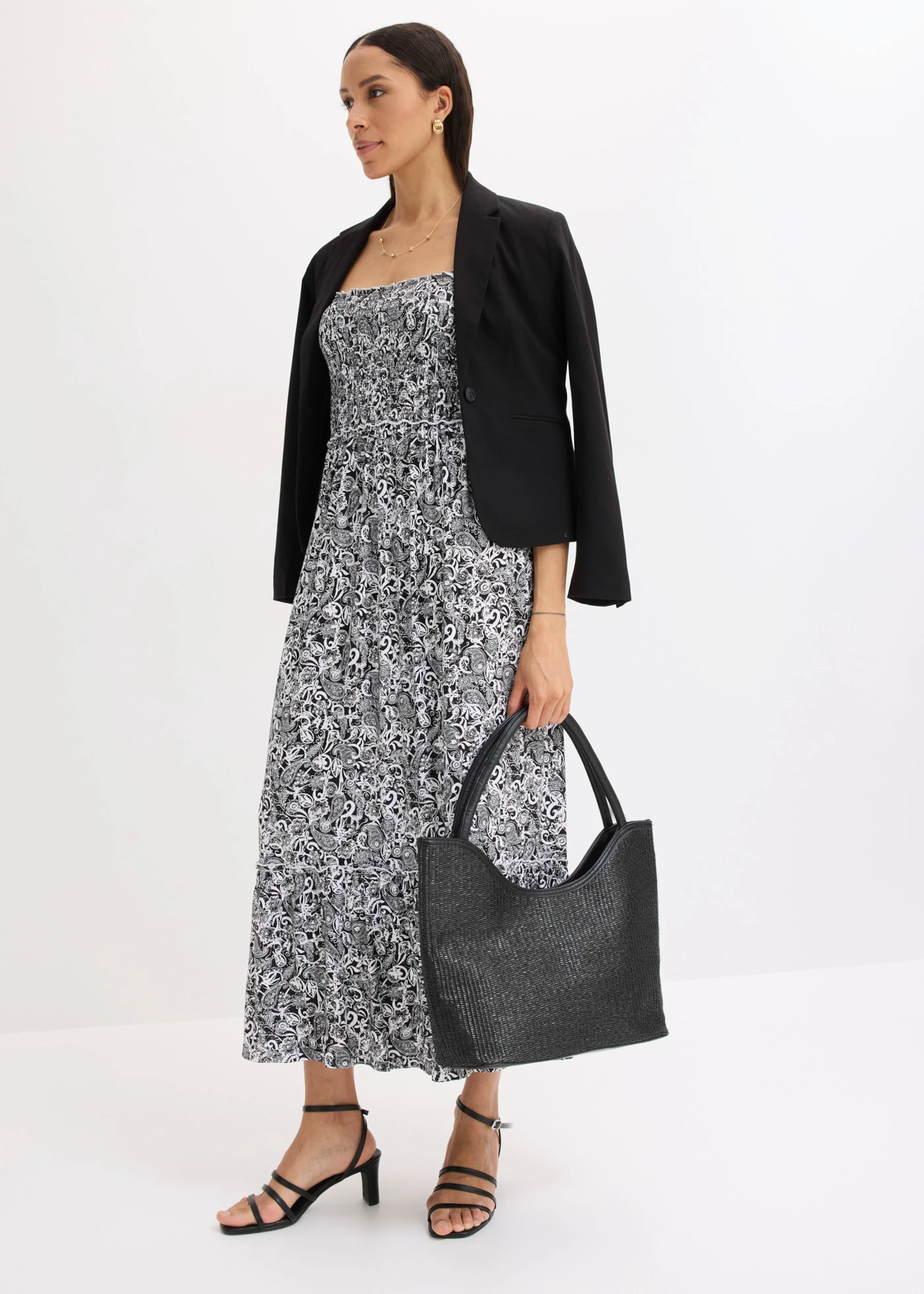 Robe à bretelles en viscose extensible • noir-écru • Boutique bonprix