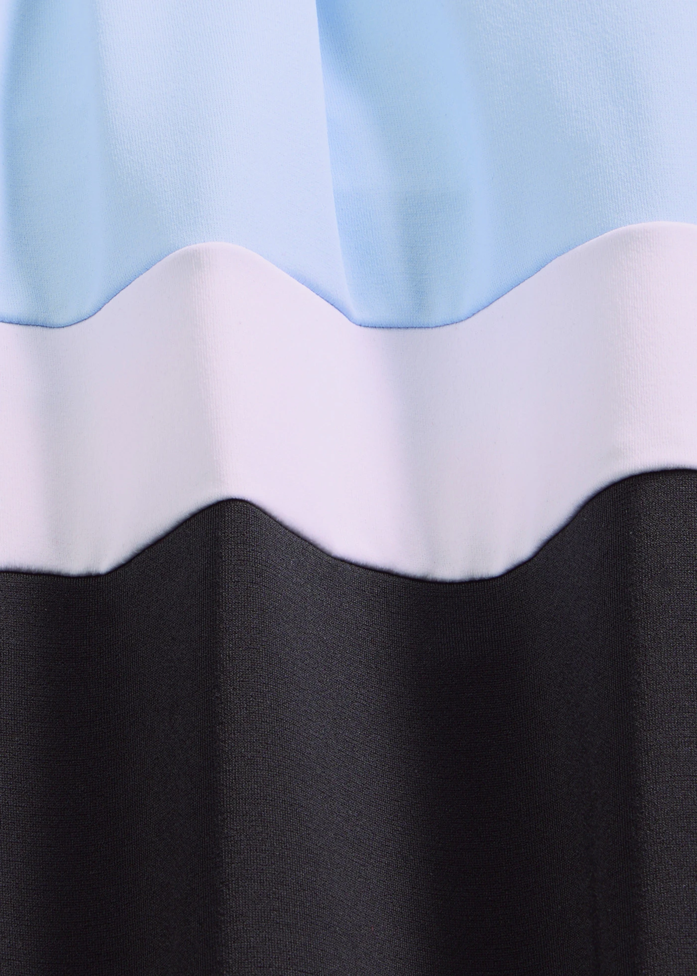 Fürdőruha, gyorsan száradó, Color-Blocking stílusban • fekete/világoskék/fehér • bonprix áruház