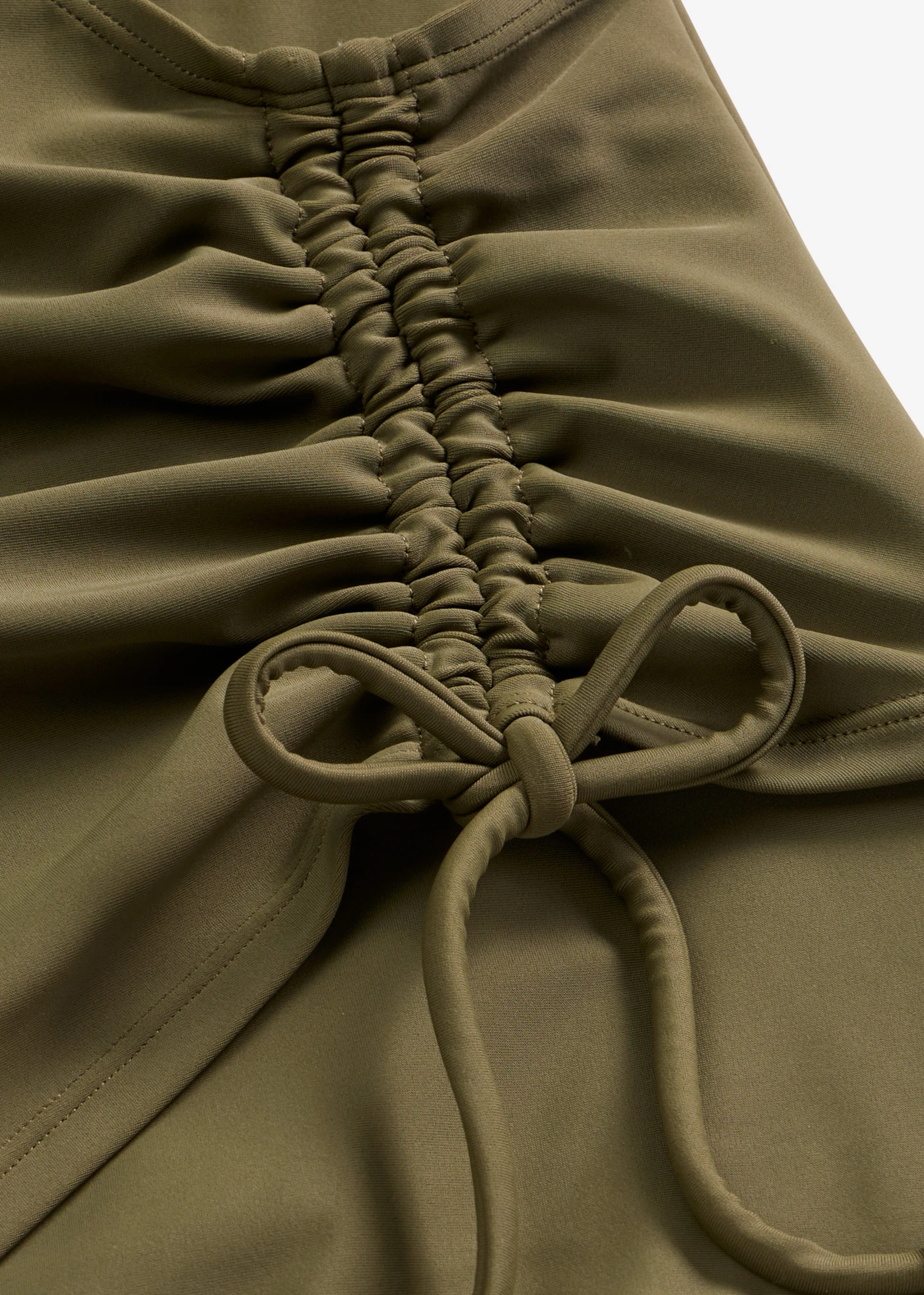 Maillot 1 pièce sculptant à fronces, maintien léger • olive foncé • Boutique bonprix