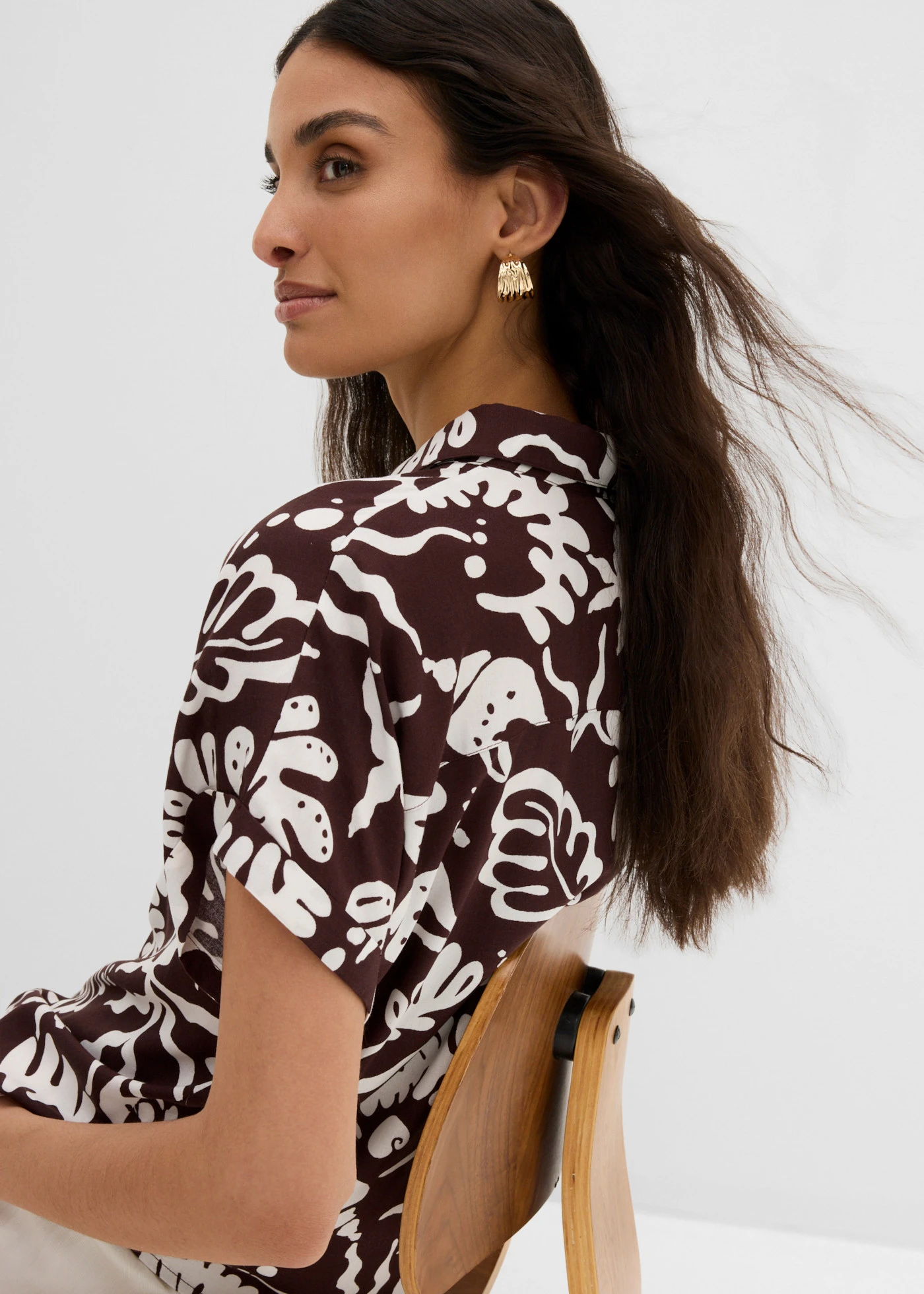 Chemisier en viscose fluide • marron foncé-écru imprimé • product-page.page-title-suffix