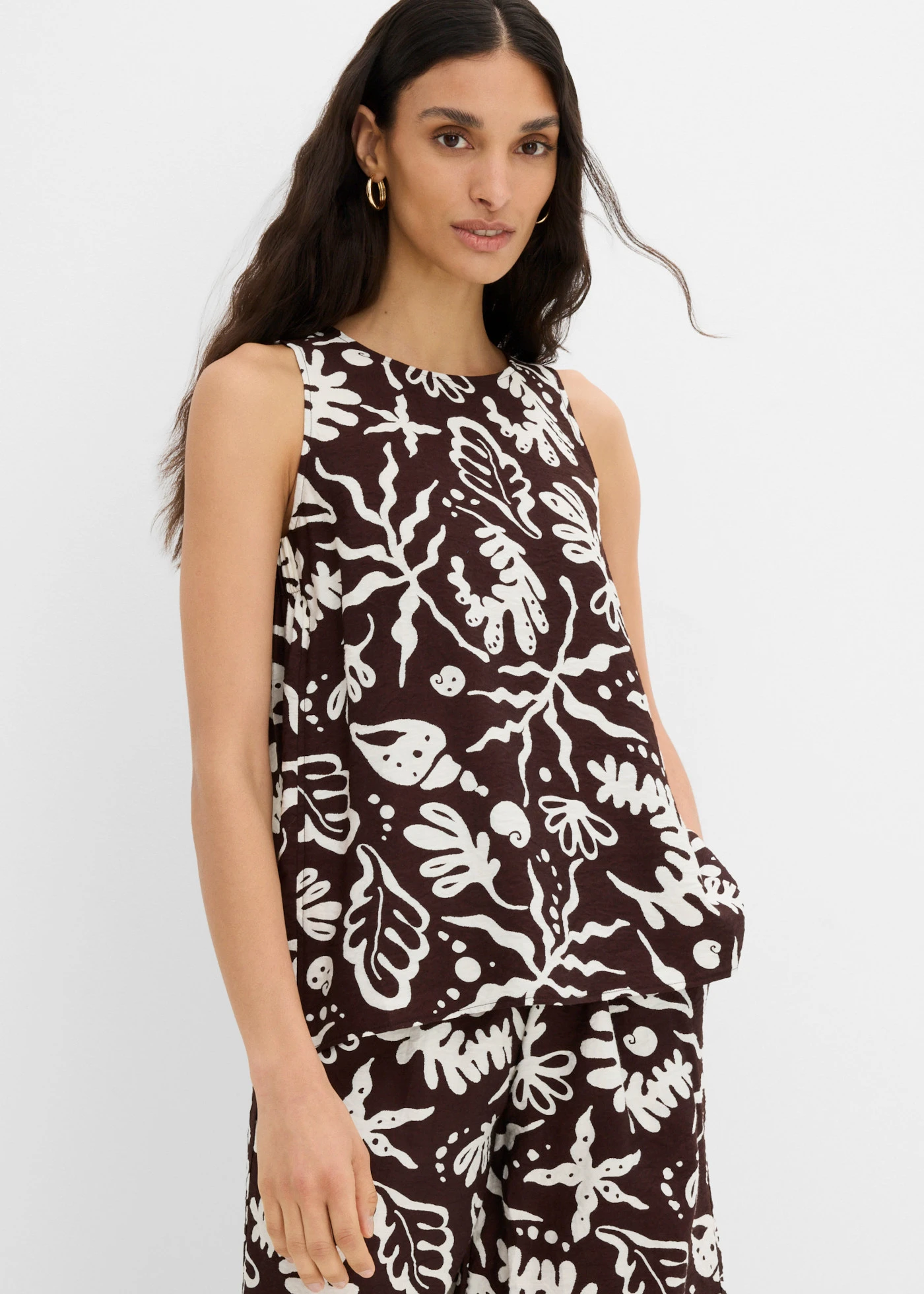Blousetop met soepele viscose • donkerbruin-wolwit met print • product-page.page-title-suffix