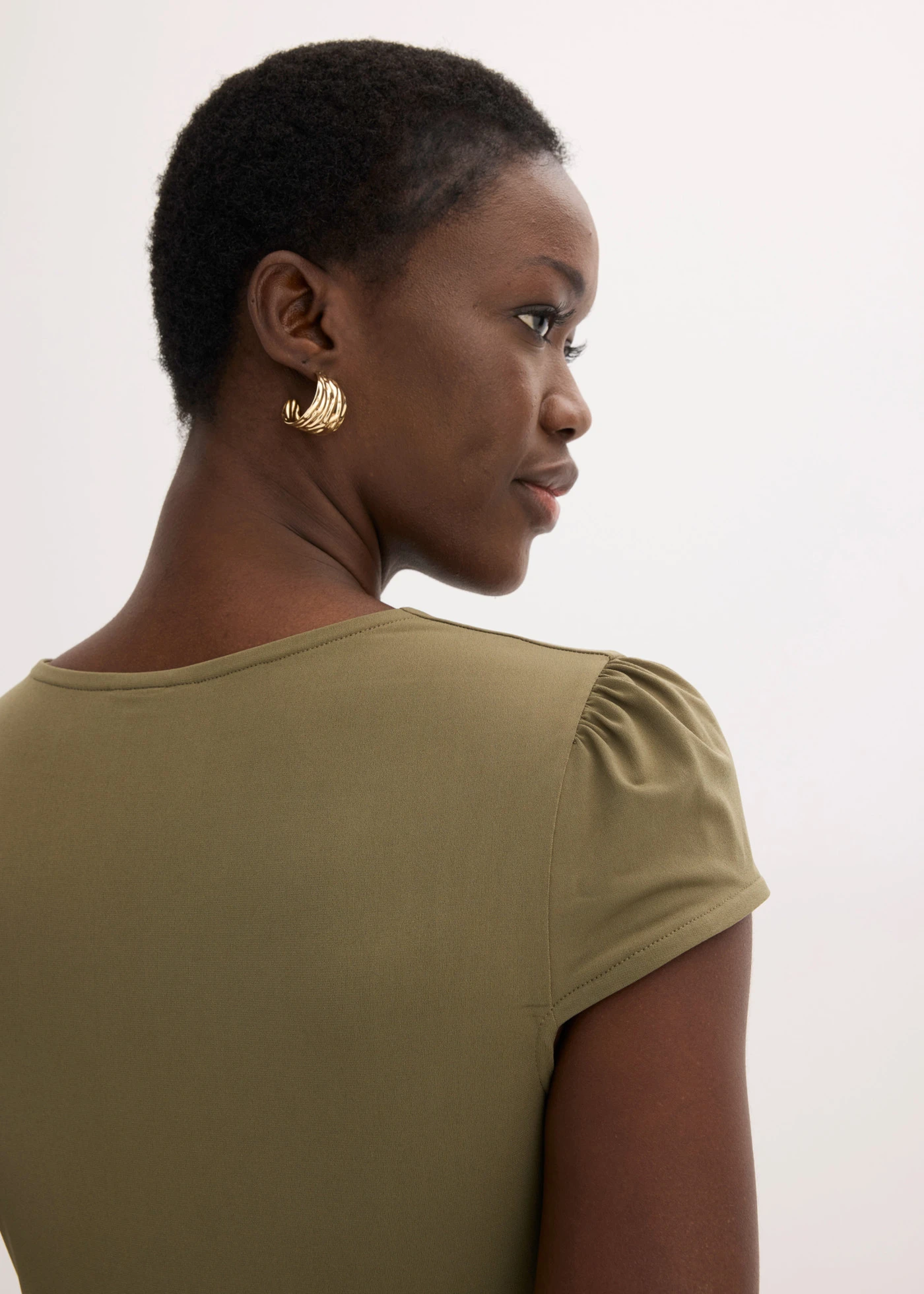 Robe en jersey à boucle décorative • olive foncé • Boutique bonprix